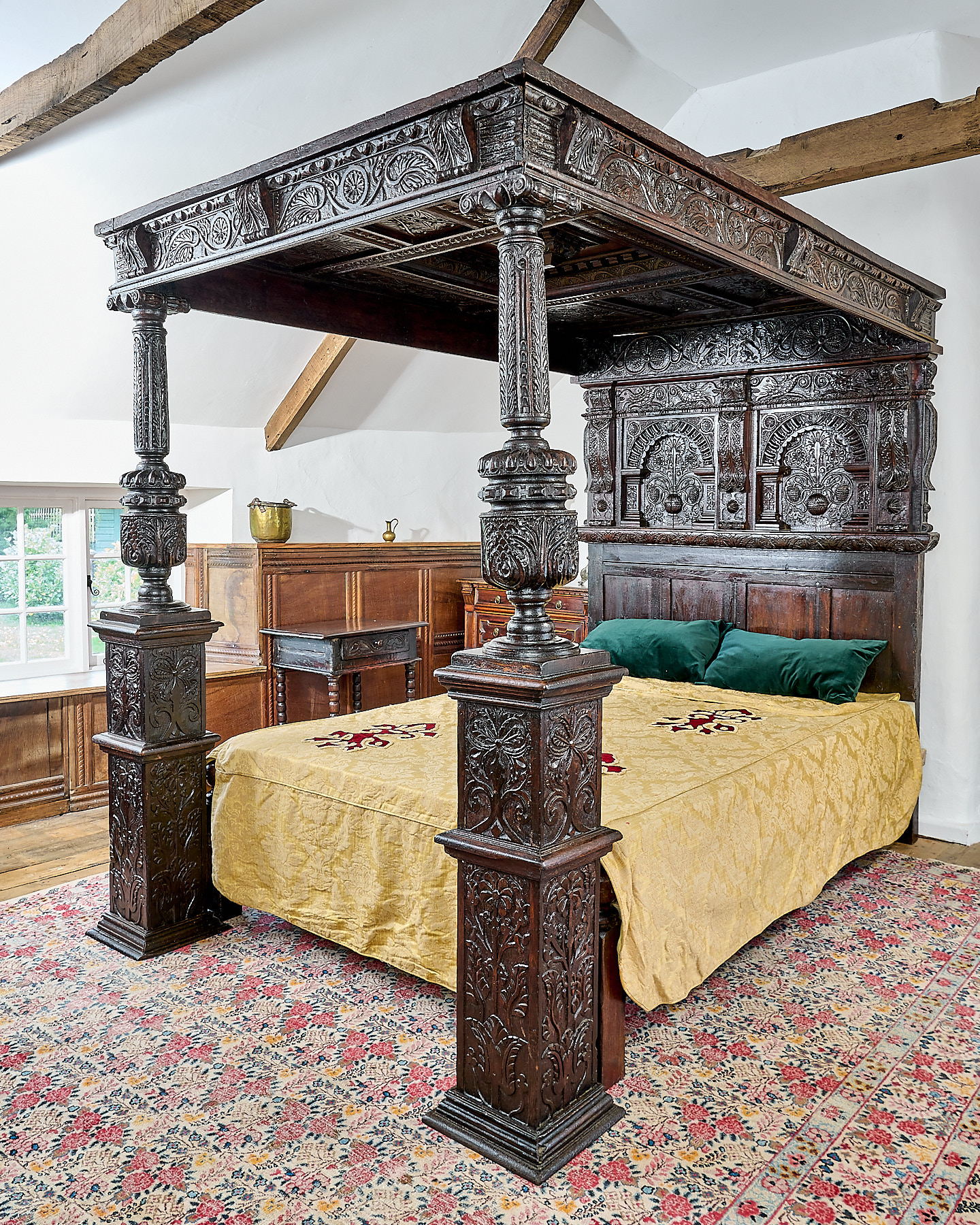 Elizabeth I tester bedstead