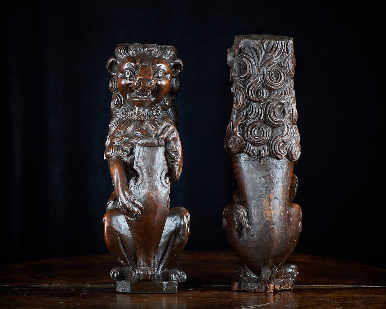Elizabeth I walnut heraldic lions