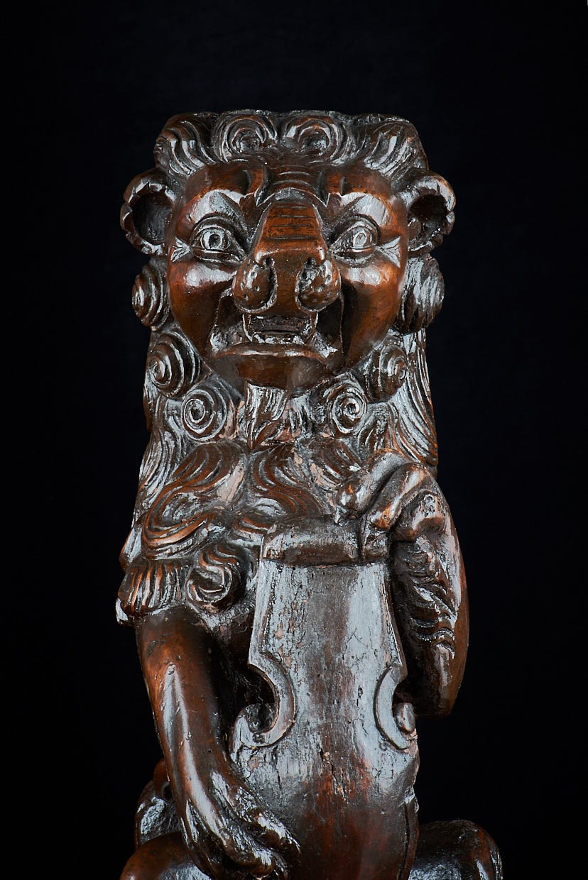 Elizabeth I walnut heraldic lions