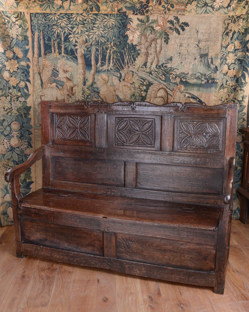 Elizabeth I oak carved settle