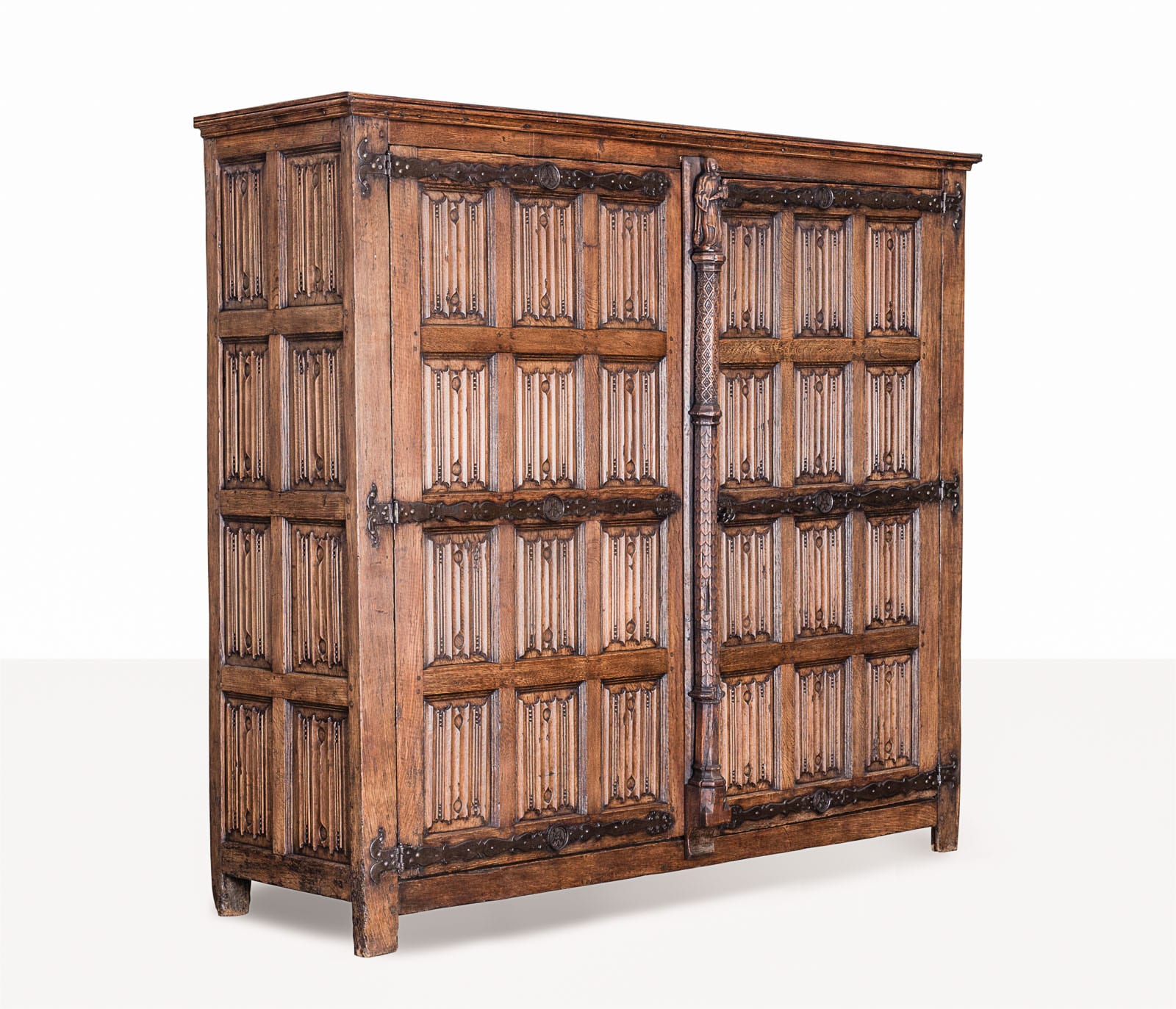 Late Gothic oak linenfold armoire