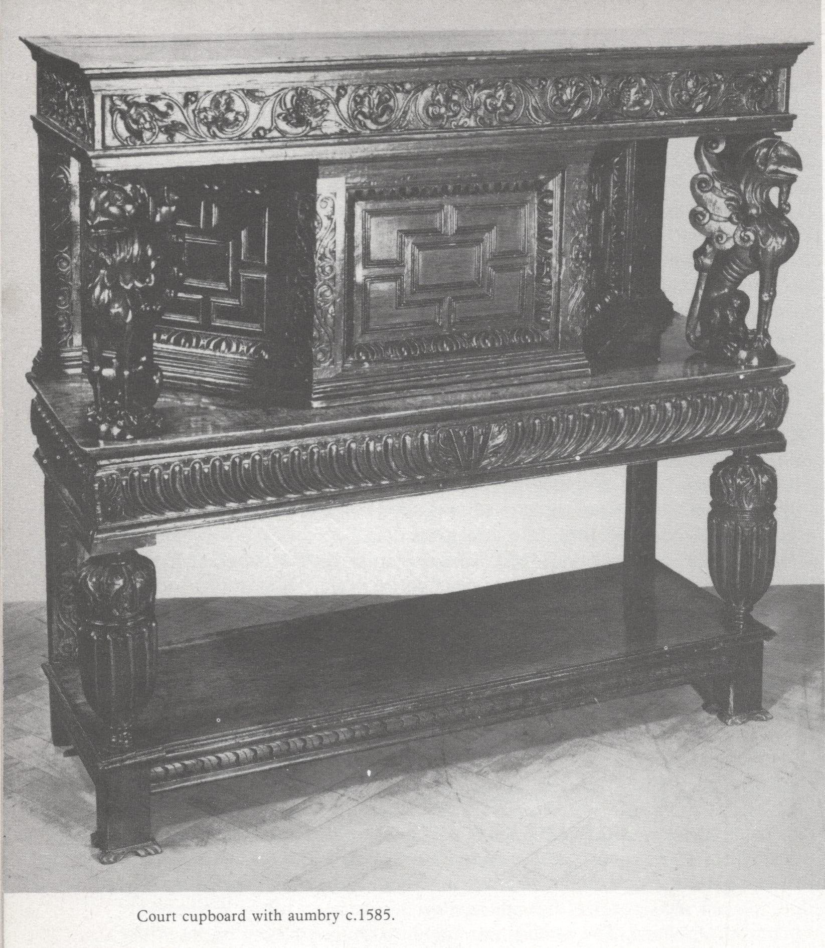 Elizabeth I standing livery cupboard