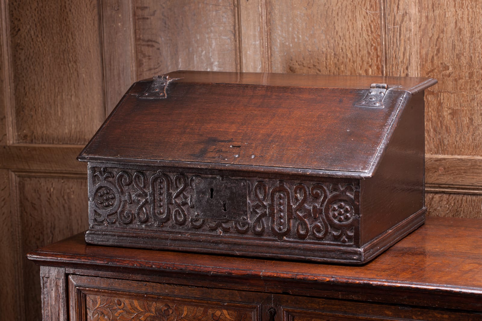 17th century writing slope
