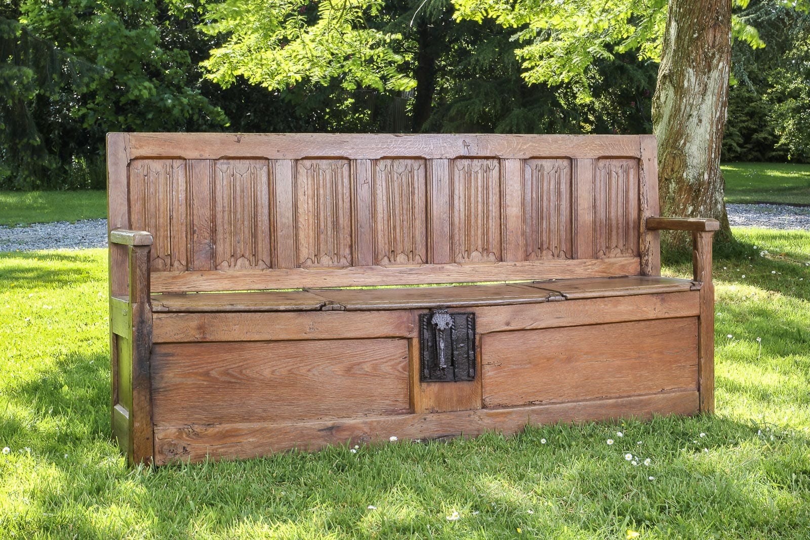 Late Gothic oak linenfold settle