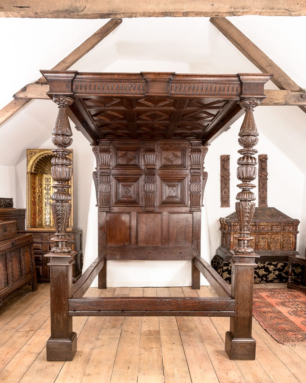 Elizabeth I oak tester bed