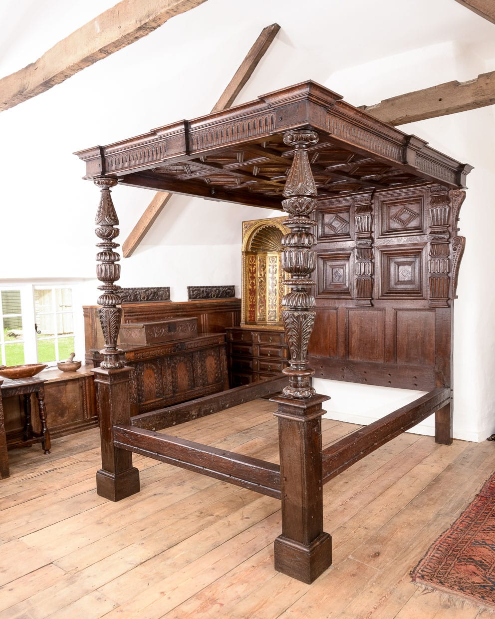 Elizabeth I oak tester bed