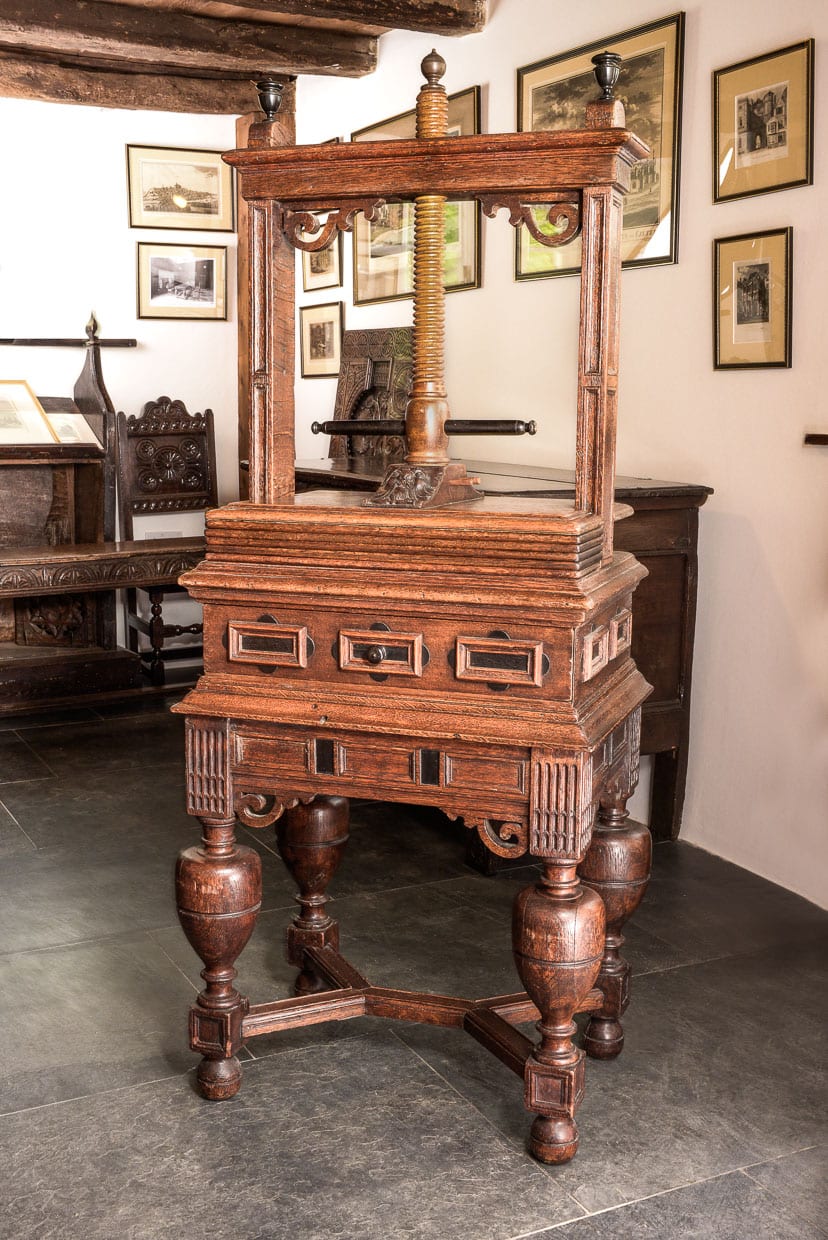 17th century Dutch book press