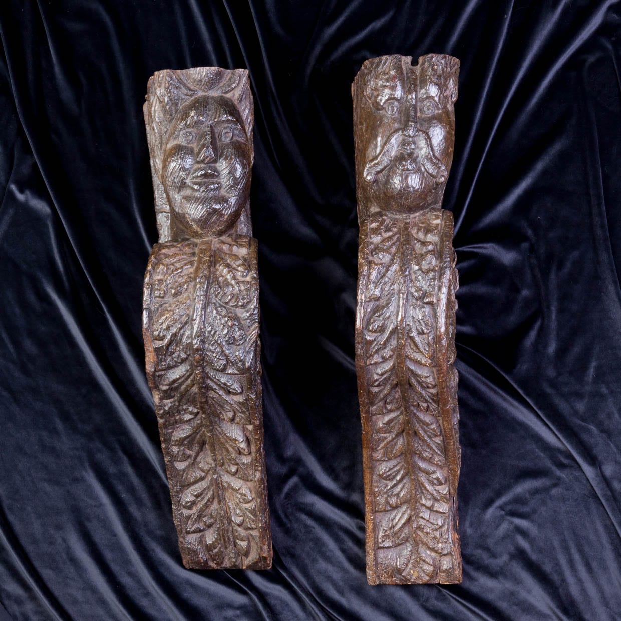 Elizabeth I carved oak brackets