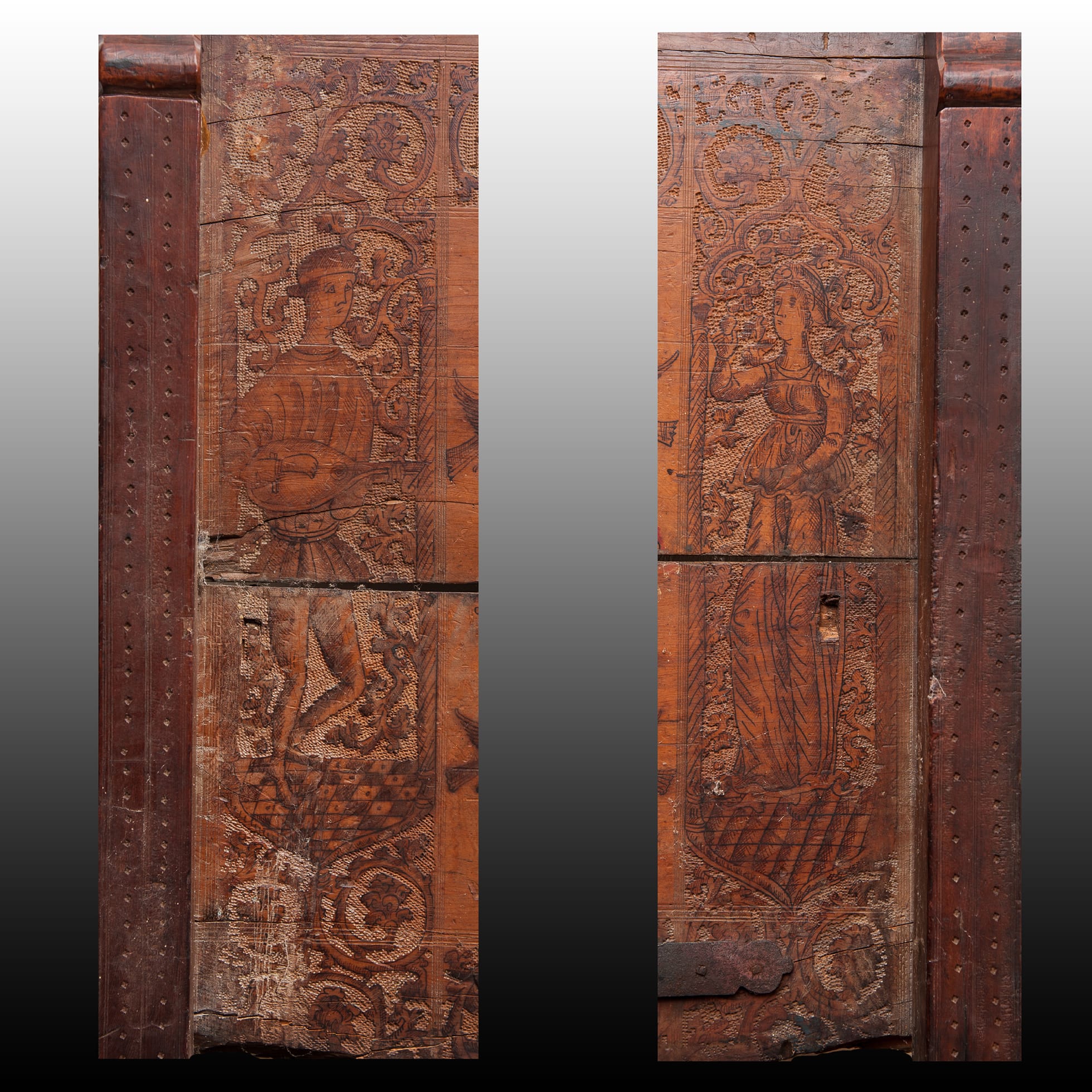 Venetian cedar wood cassone
