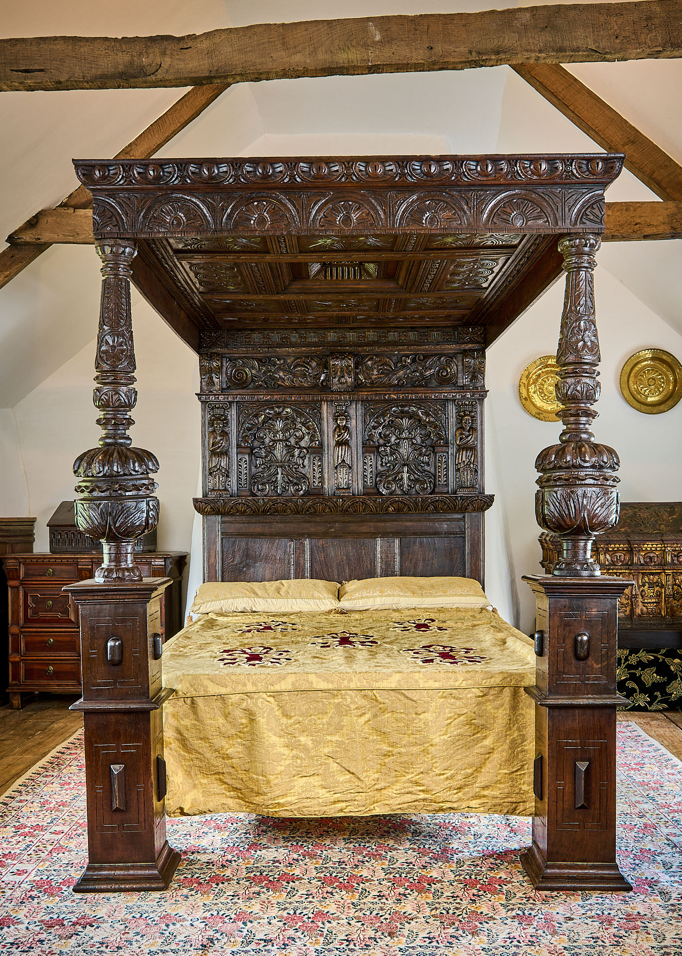 Elizabeth I oak tester bedstead