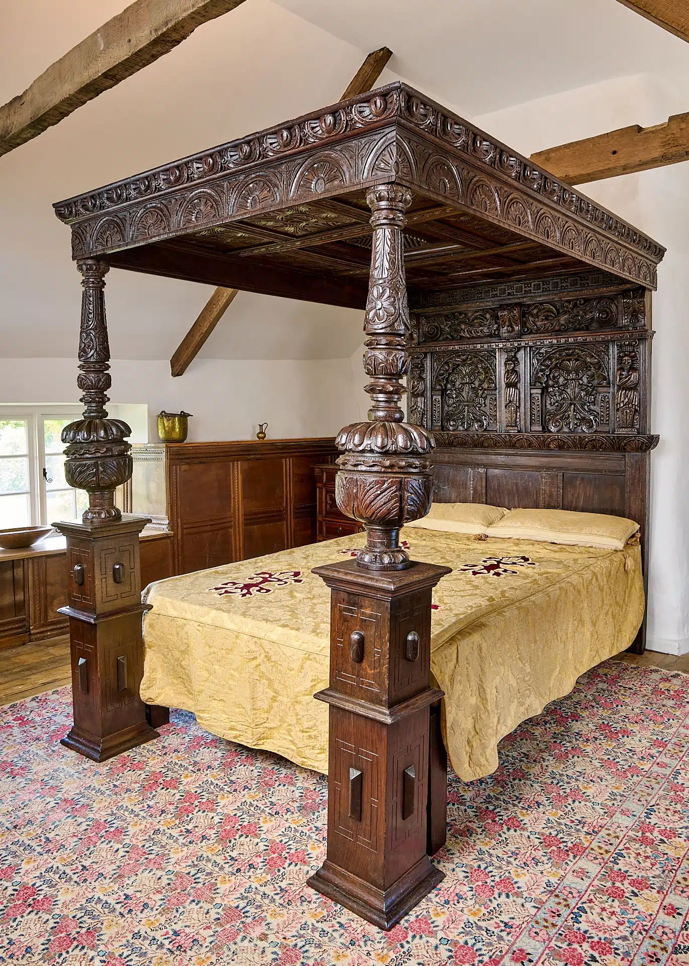 Elizabeth I oak tester bedstead