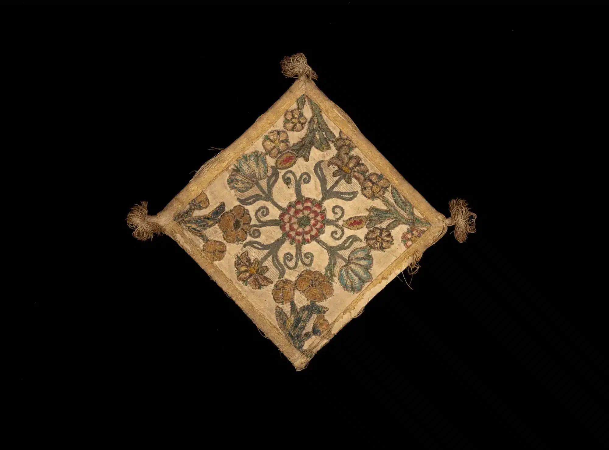 Tudor embroidered trencher