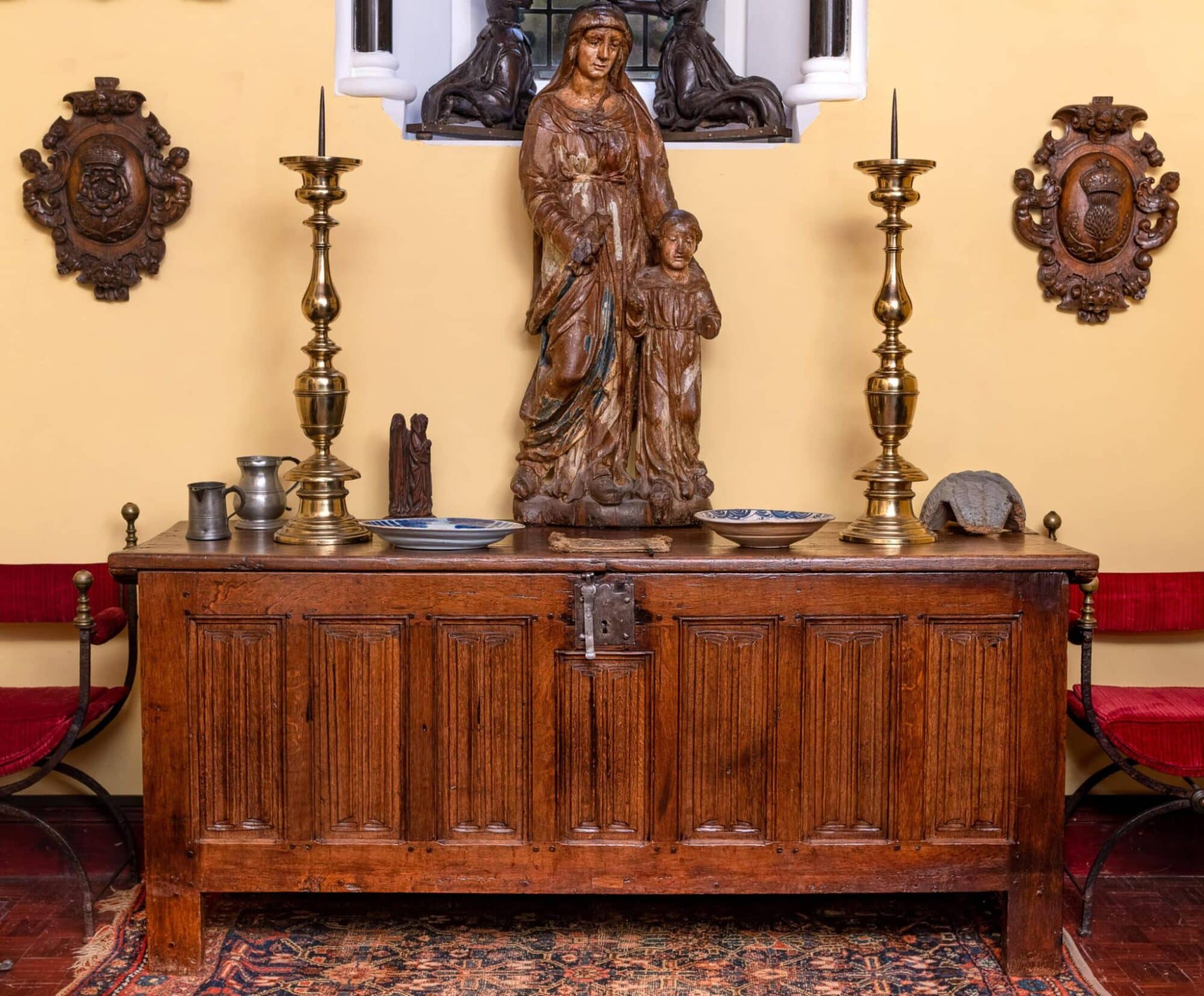 Late Gothic oak linenfold chest