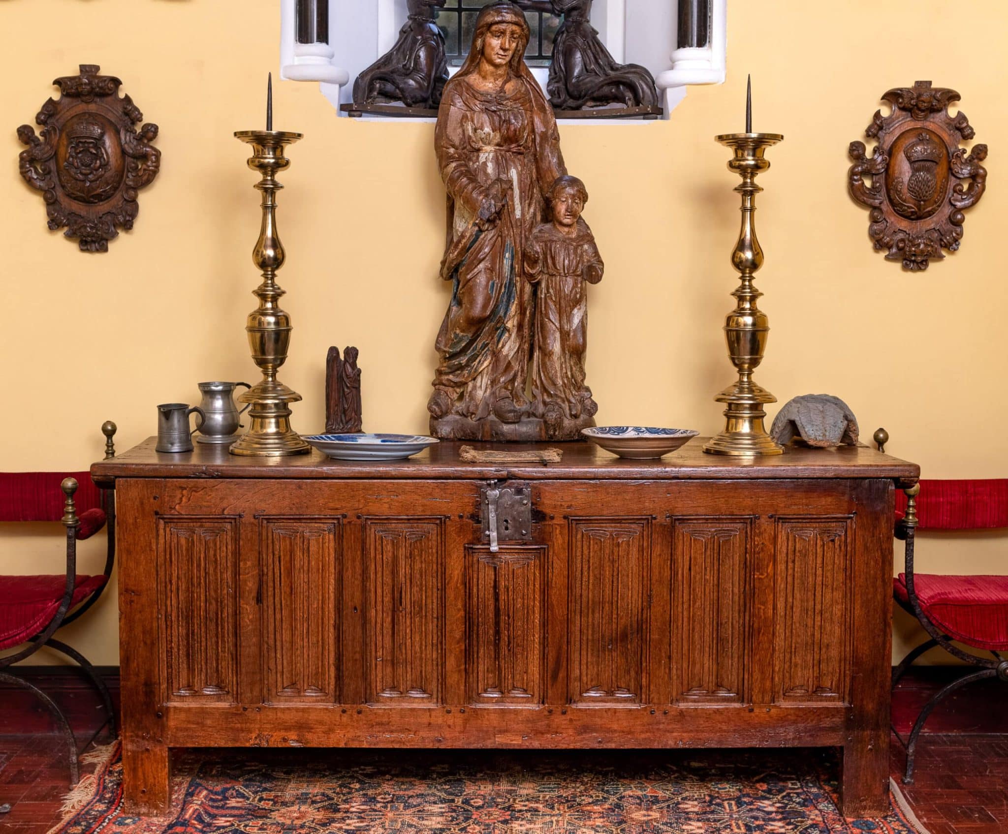 Late Gothic oak linenfold chest