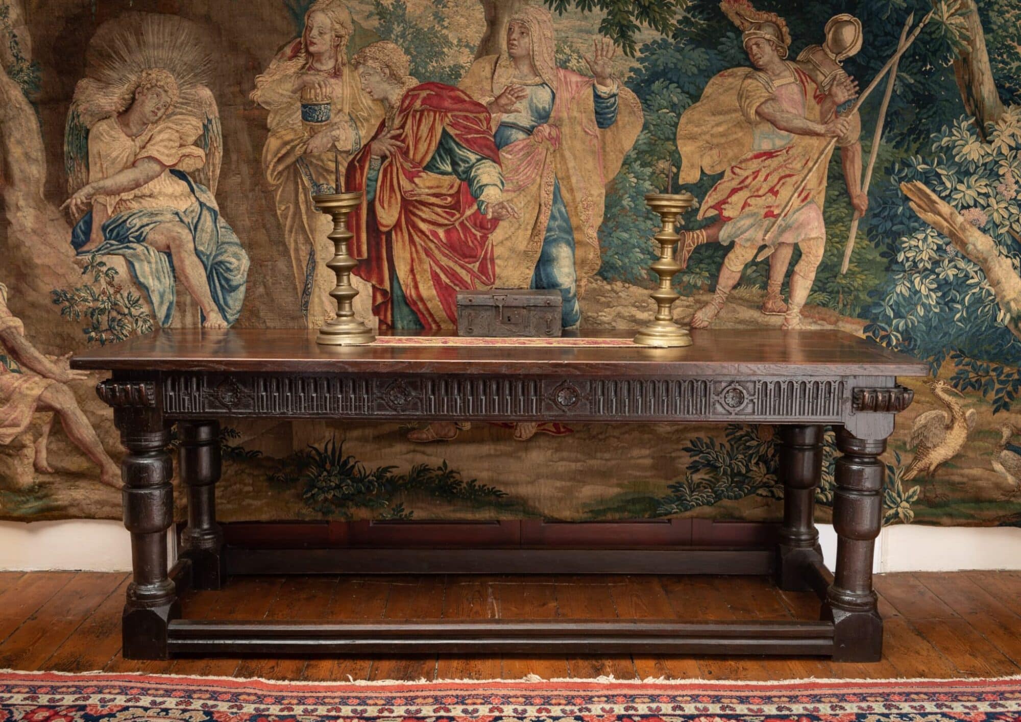 Elizabeth I oak table