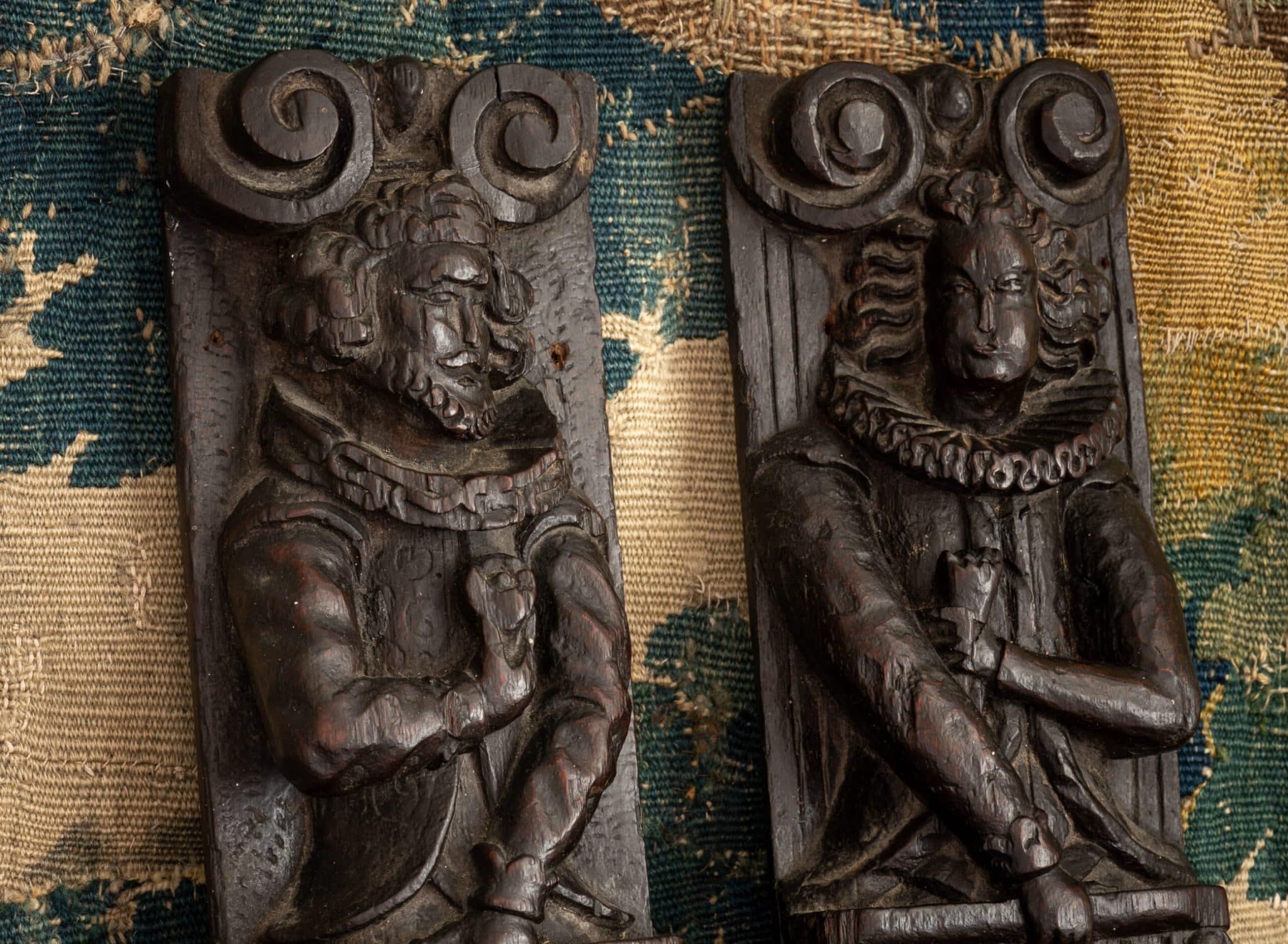 Elizabeth I oak carved figures