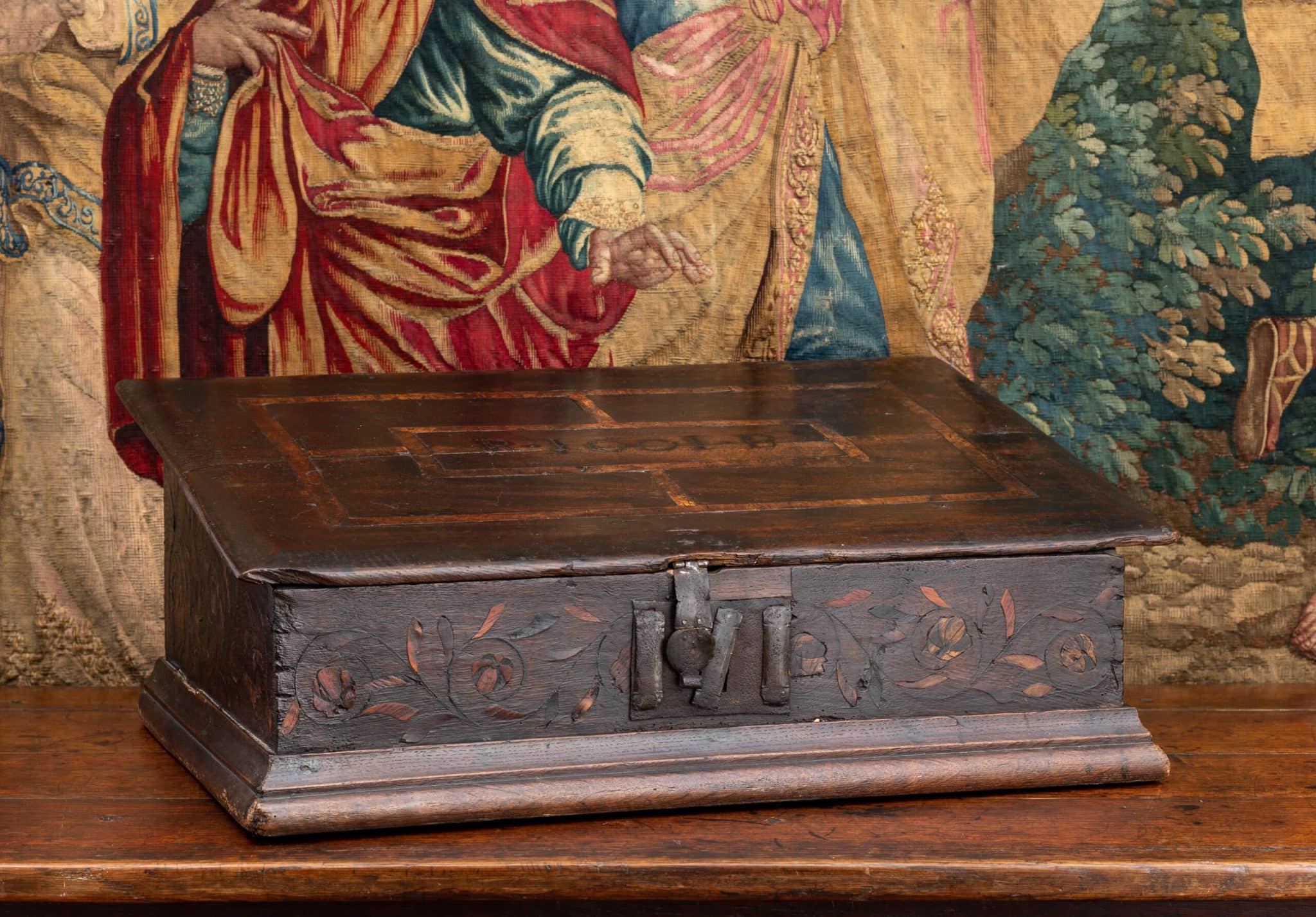Elizabeth I inlaid oak desk box, dated 1601
