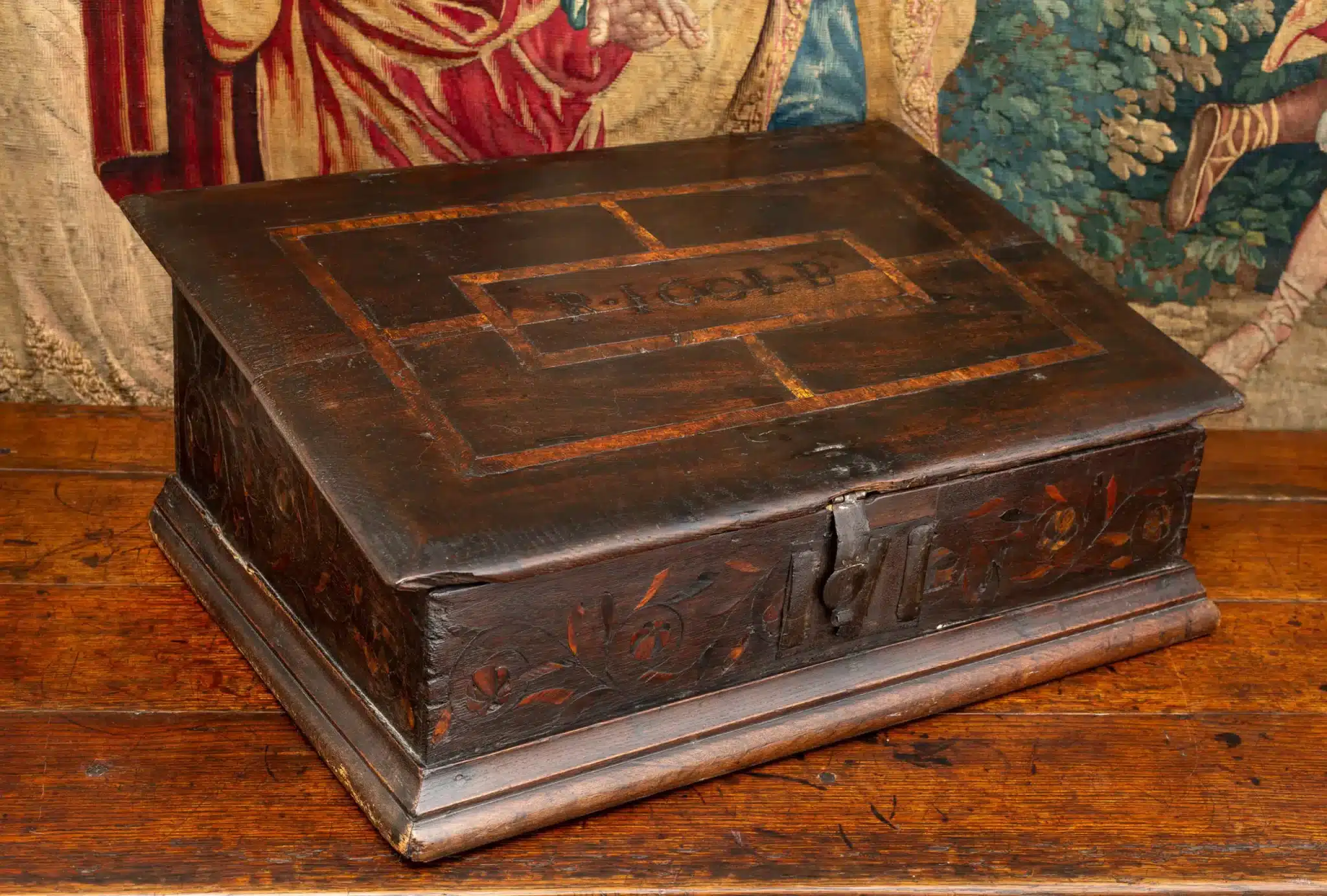 Elizabeth I inlaid oak desk box, dated 1601