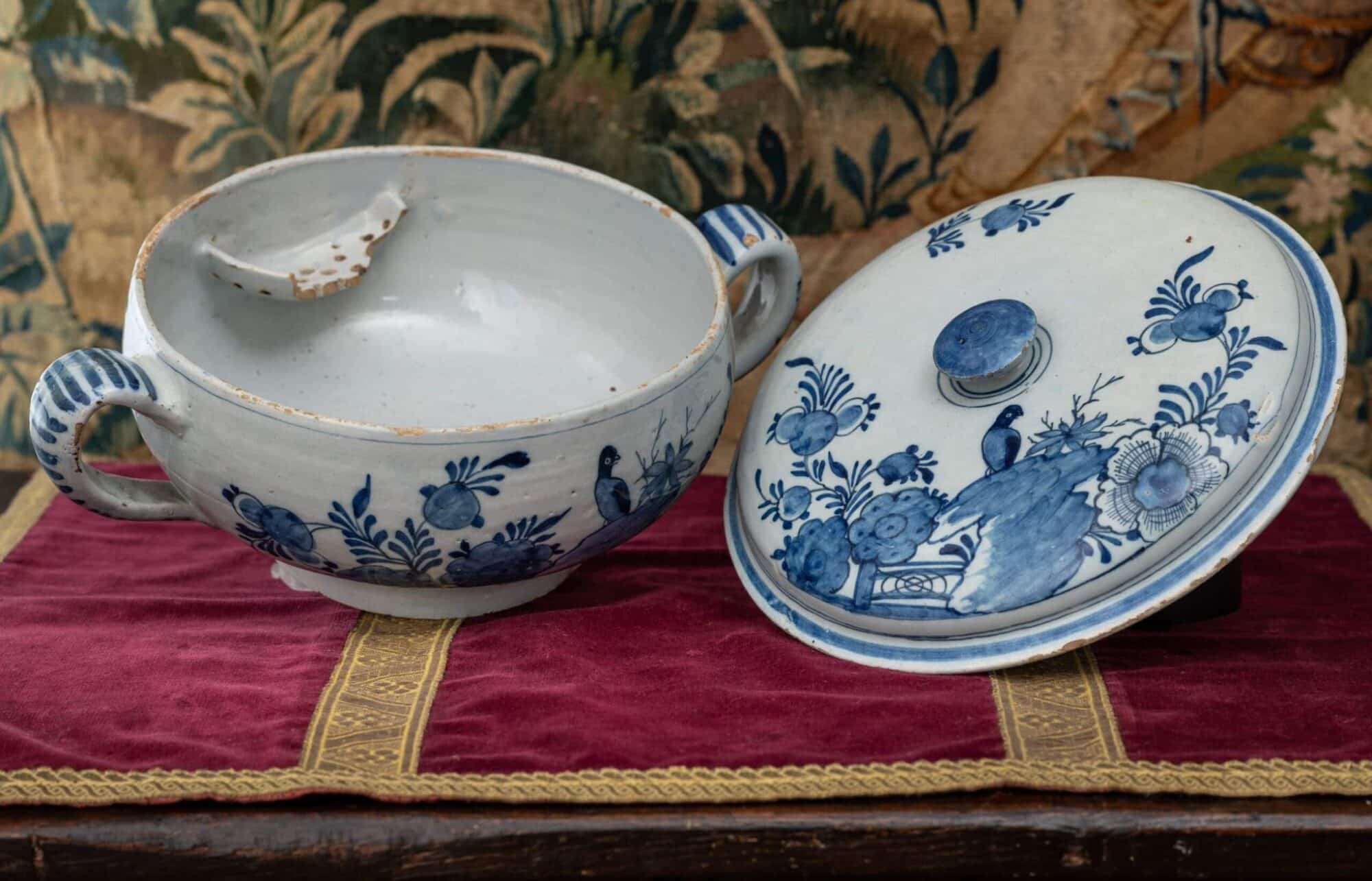 Delftware tureen