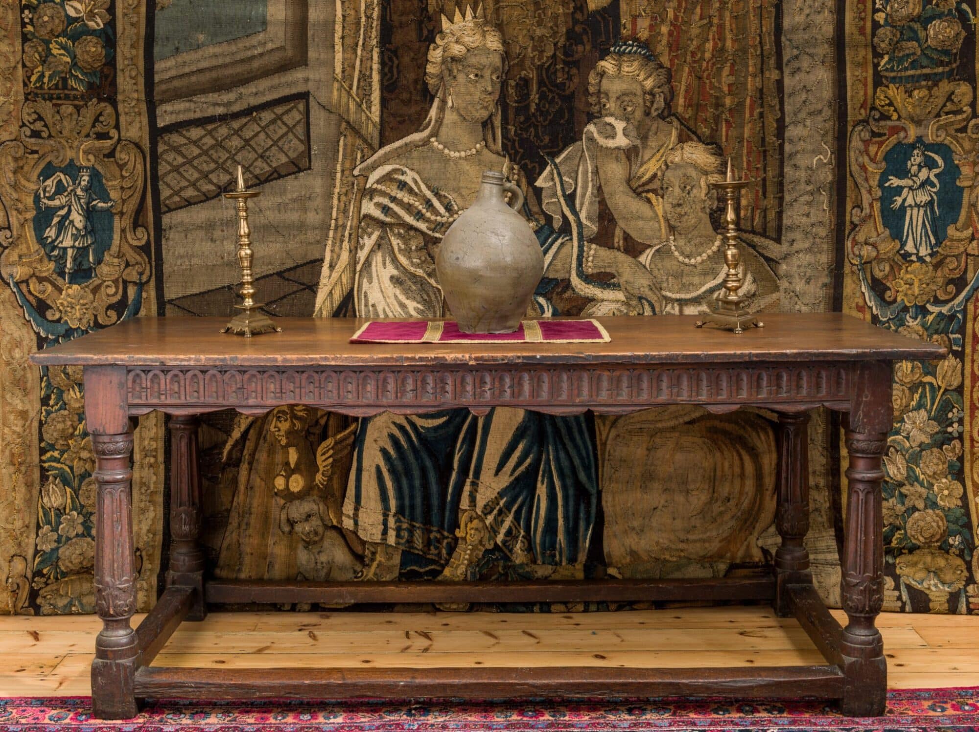 Elizabeth I joined oak table