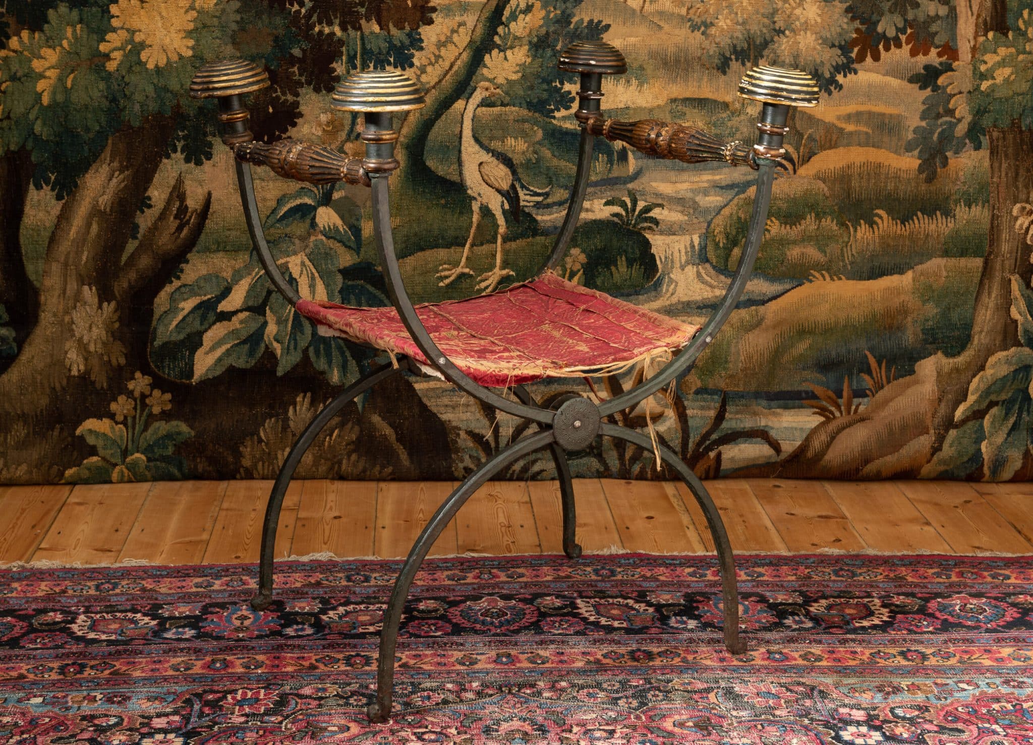 Renaissance curule folding stool