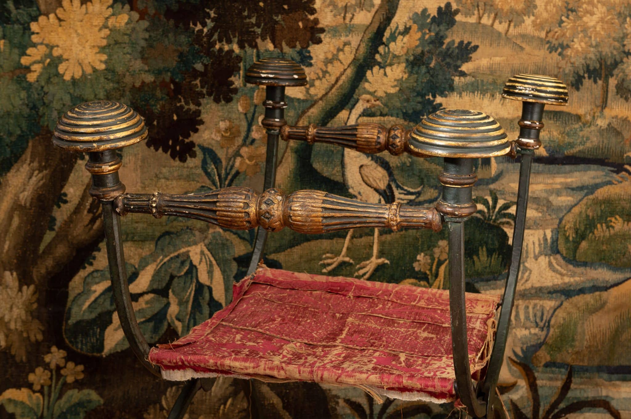 Renaissance curule folding stool