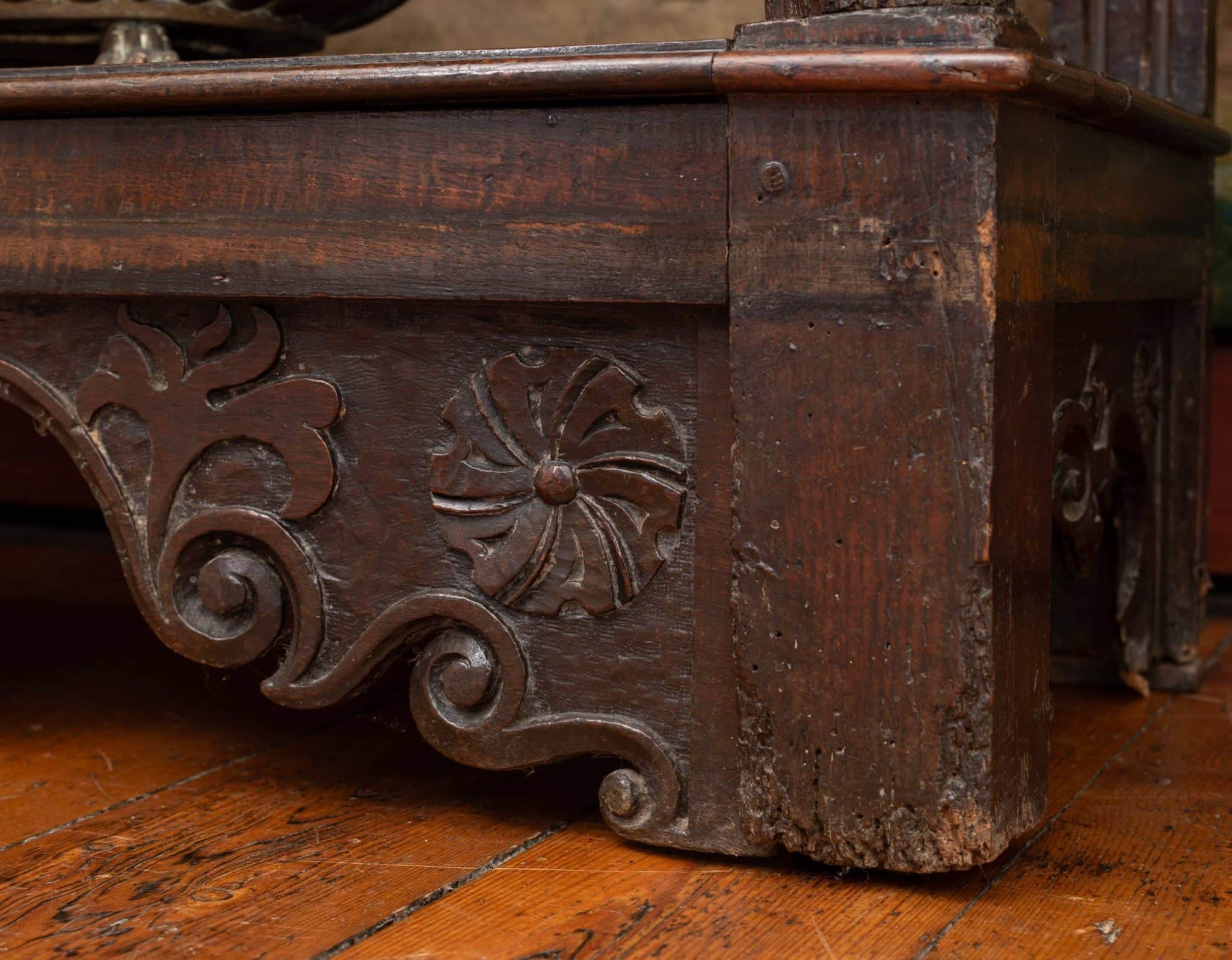 Elizabeth I / James I Oak Cup-board