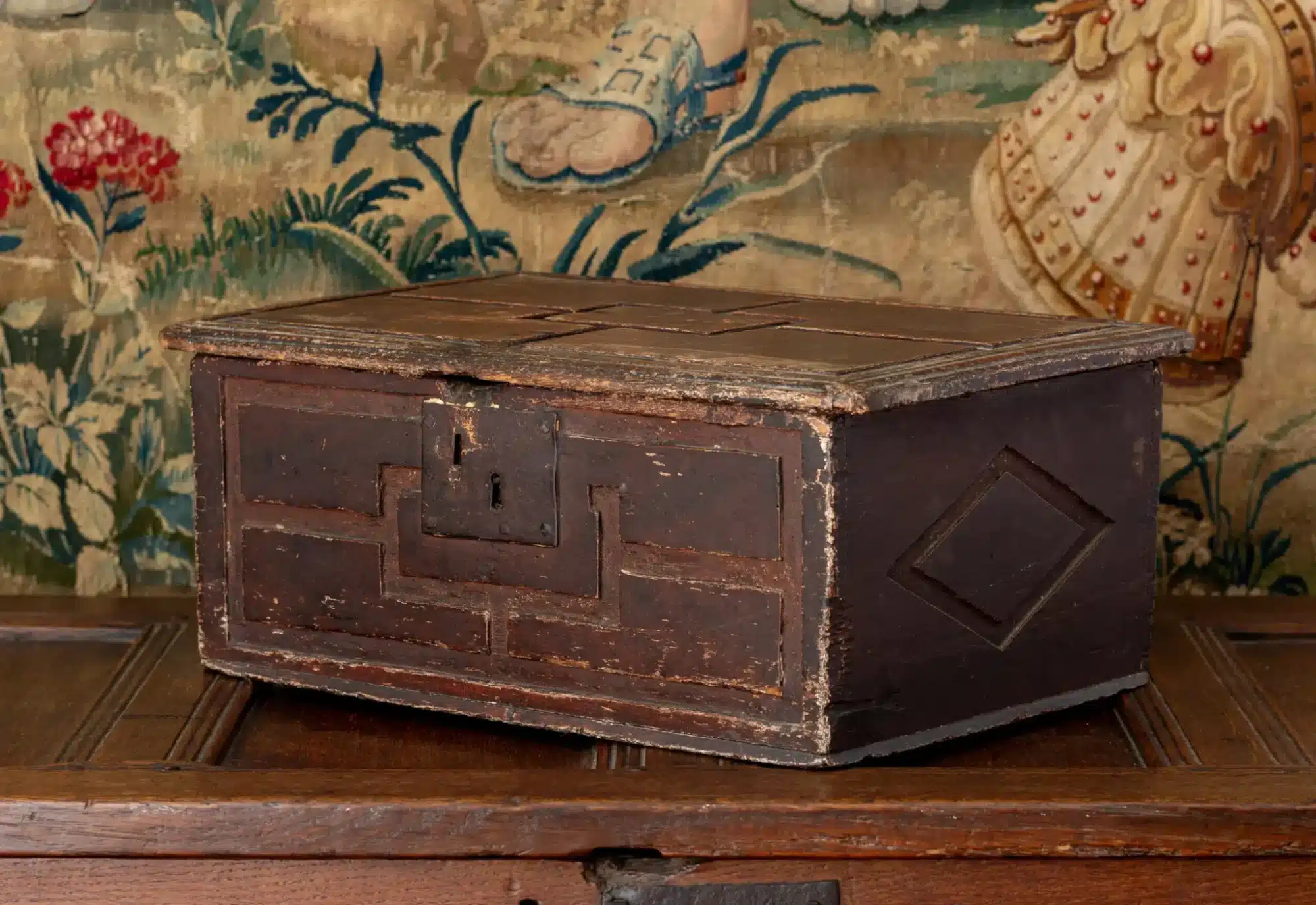 Elizabeth I oak box