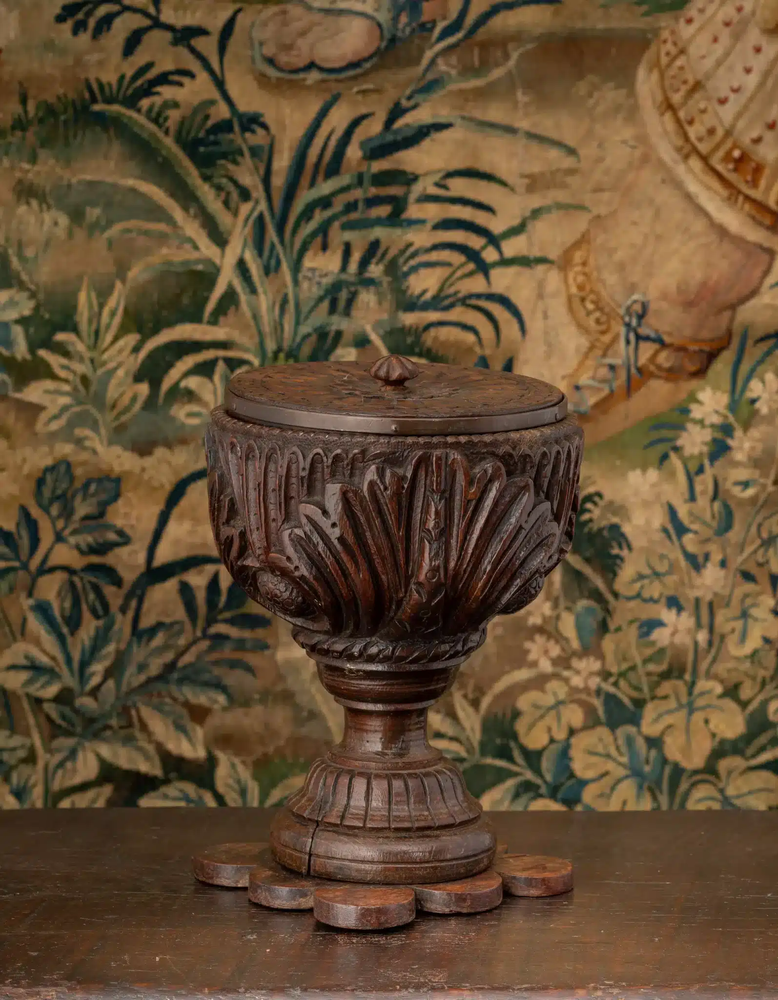 Elizabeth I carved oak wassail bowl or communal chalice