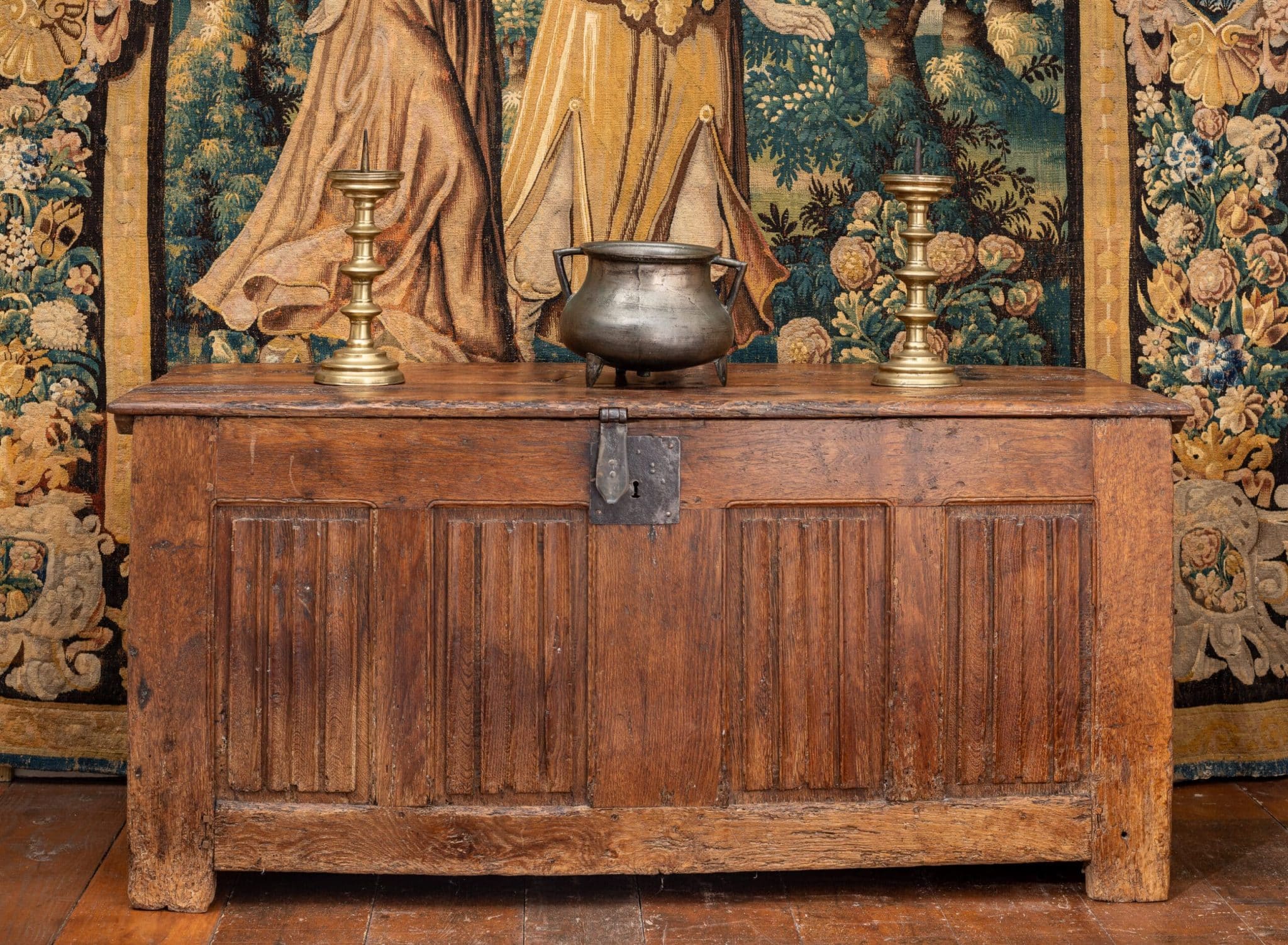 Late Gothic oak linenfold chest
