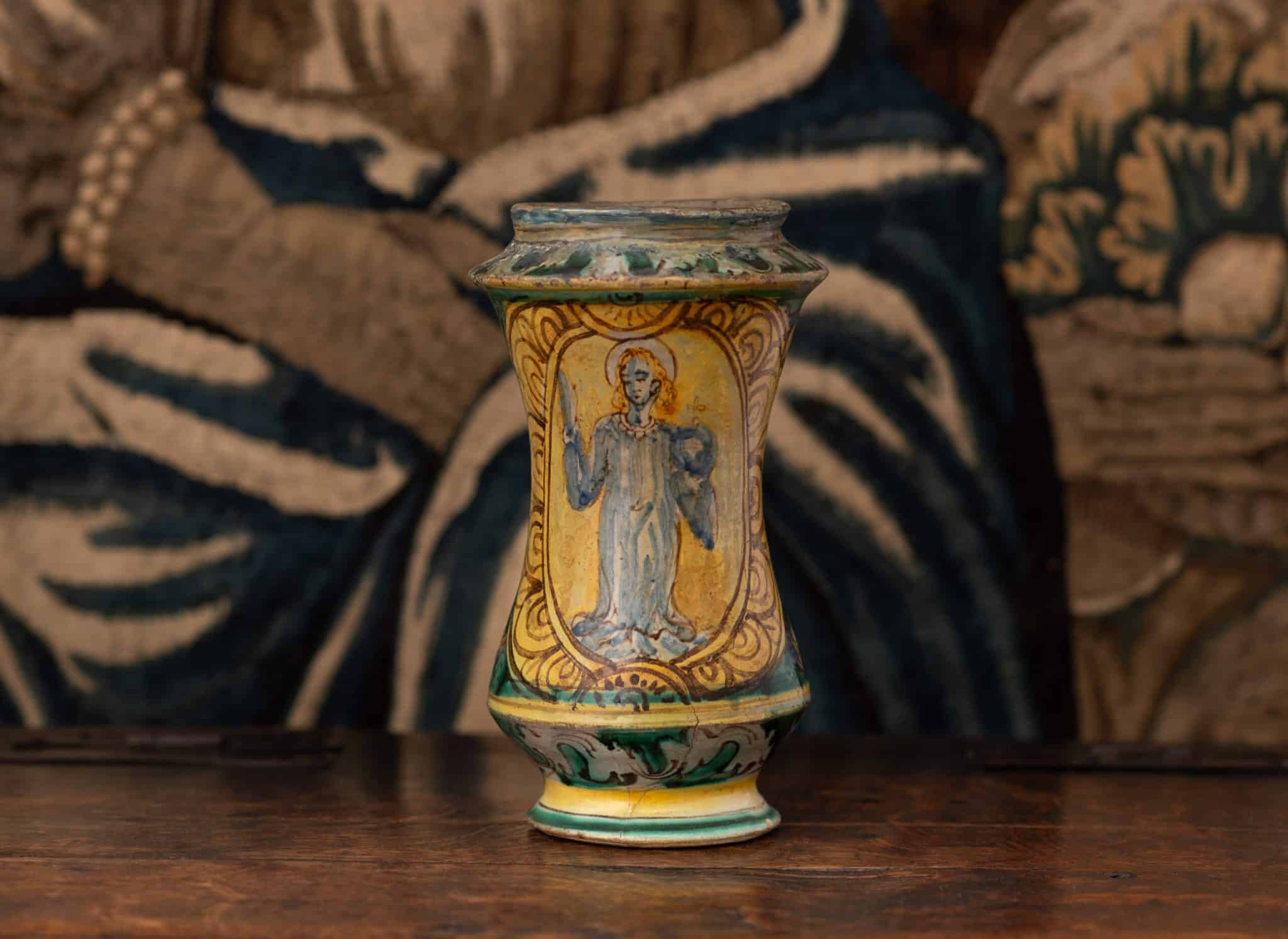 Albarello jar