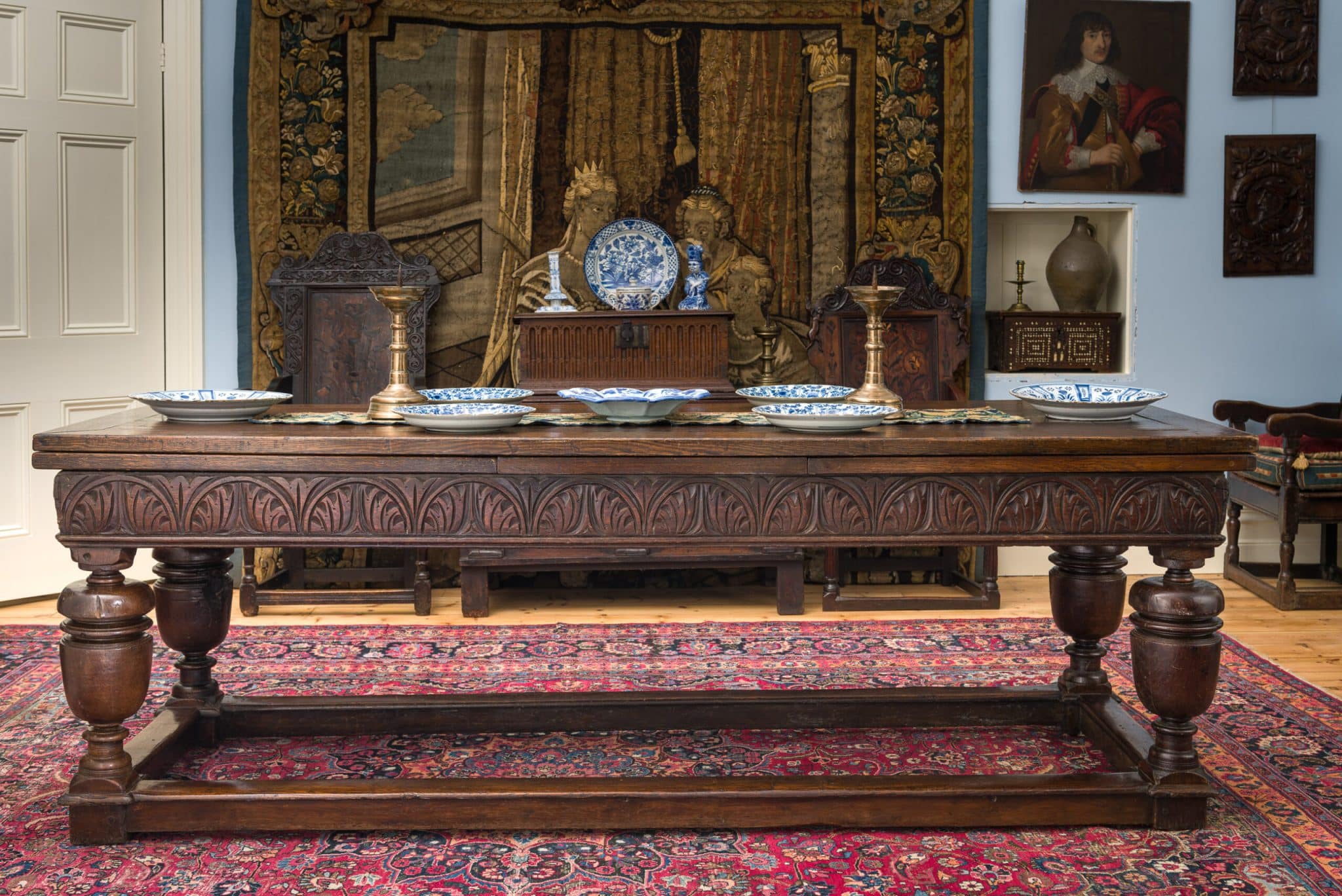 Elizabeth I / James I oak draw leaf table