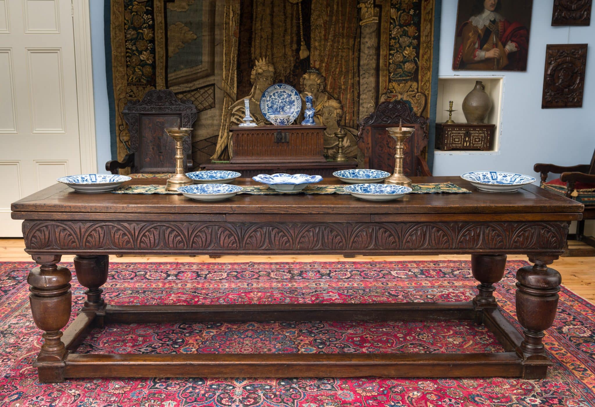 Elizabeth I / James I oak draw leaf table