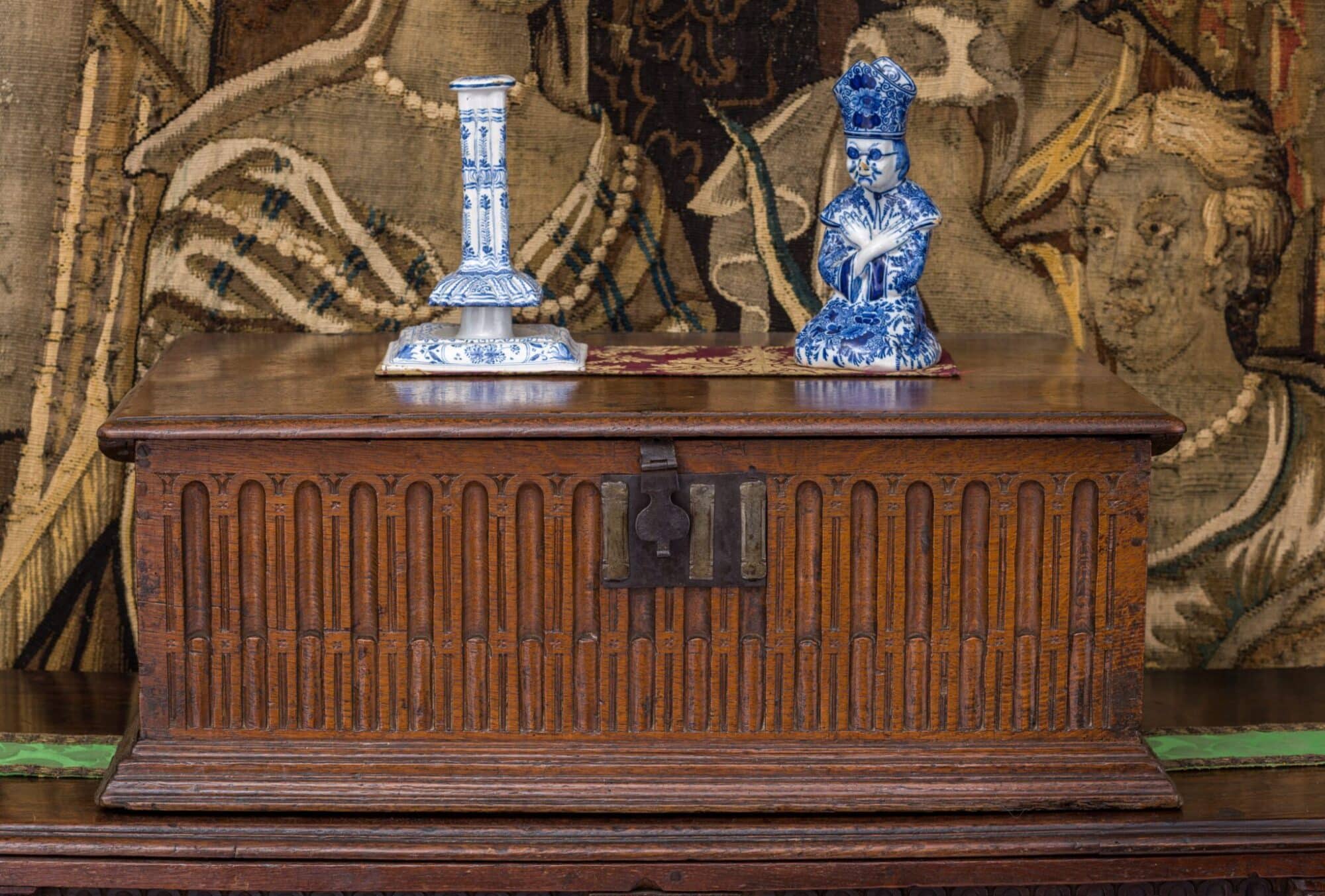 Elizabeth I oak carved box