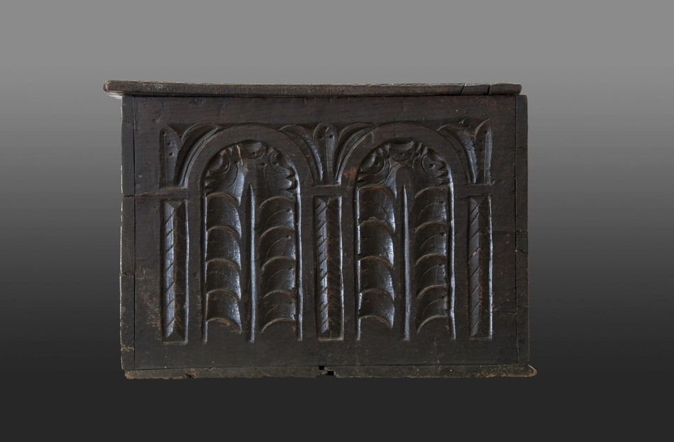 Elizabeth I oak box