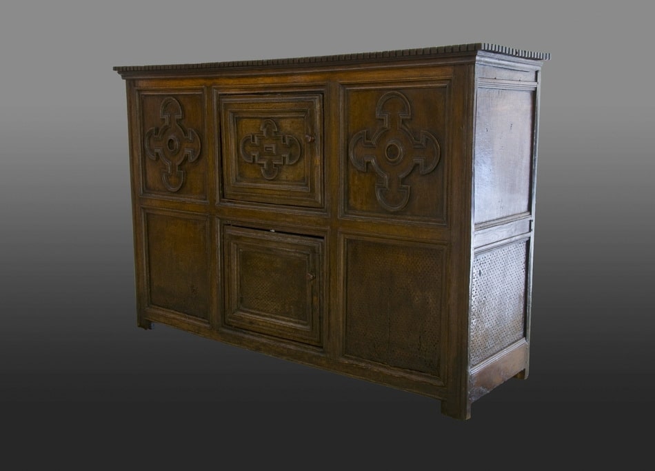 Elizabeth I joined oak cupboard