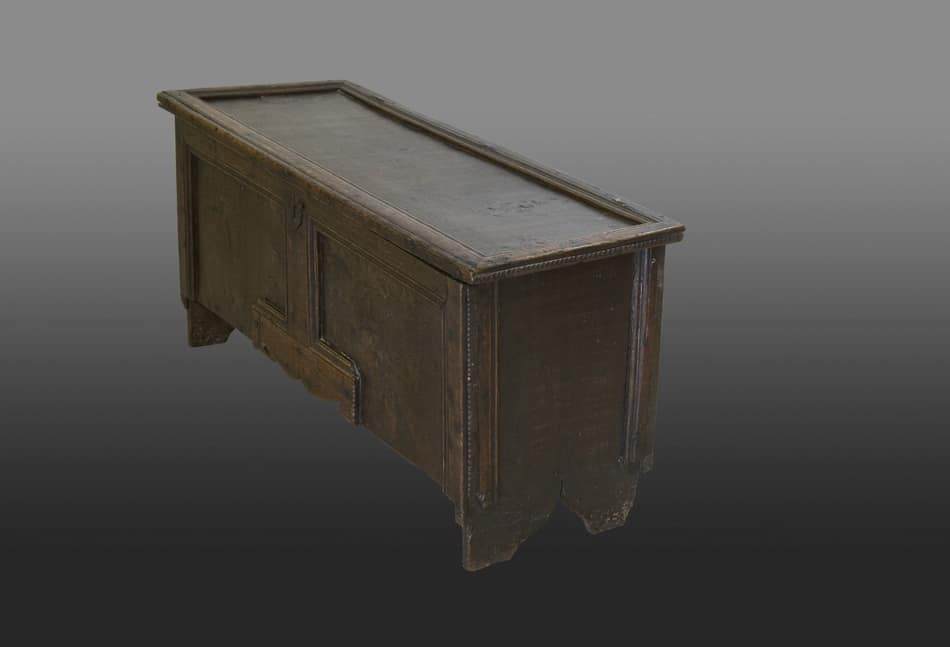 Elizabeth I oak boarded chest