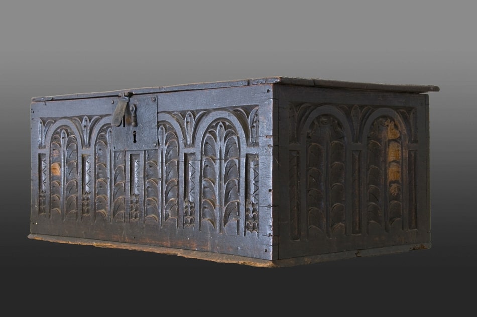 Elizabeth I oak box