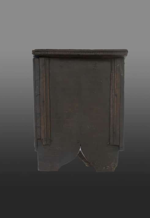 Elizabeth I oak boarded chest