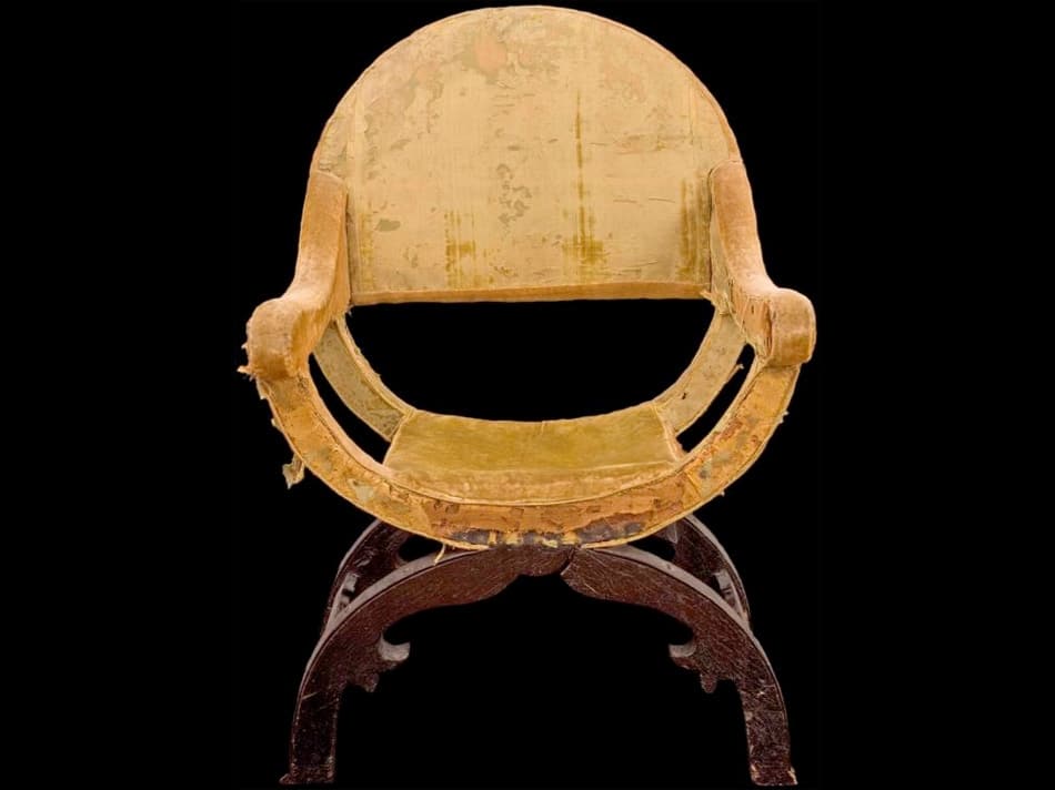 James I folding chair