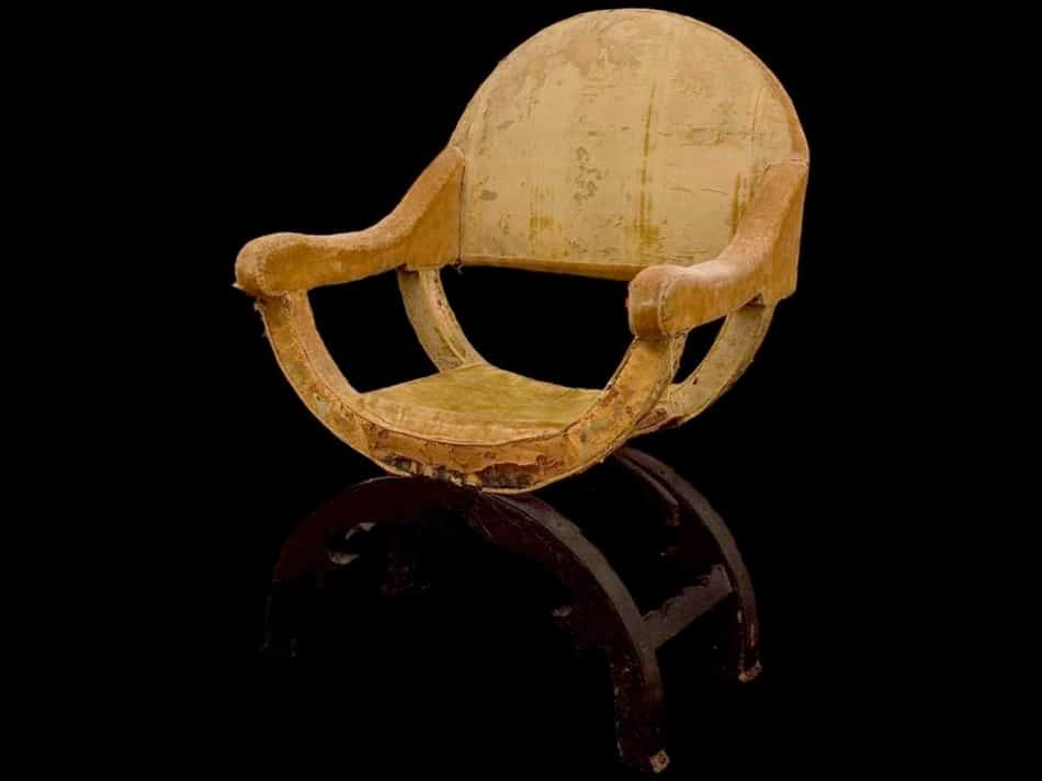 James I folding chair