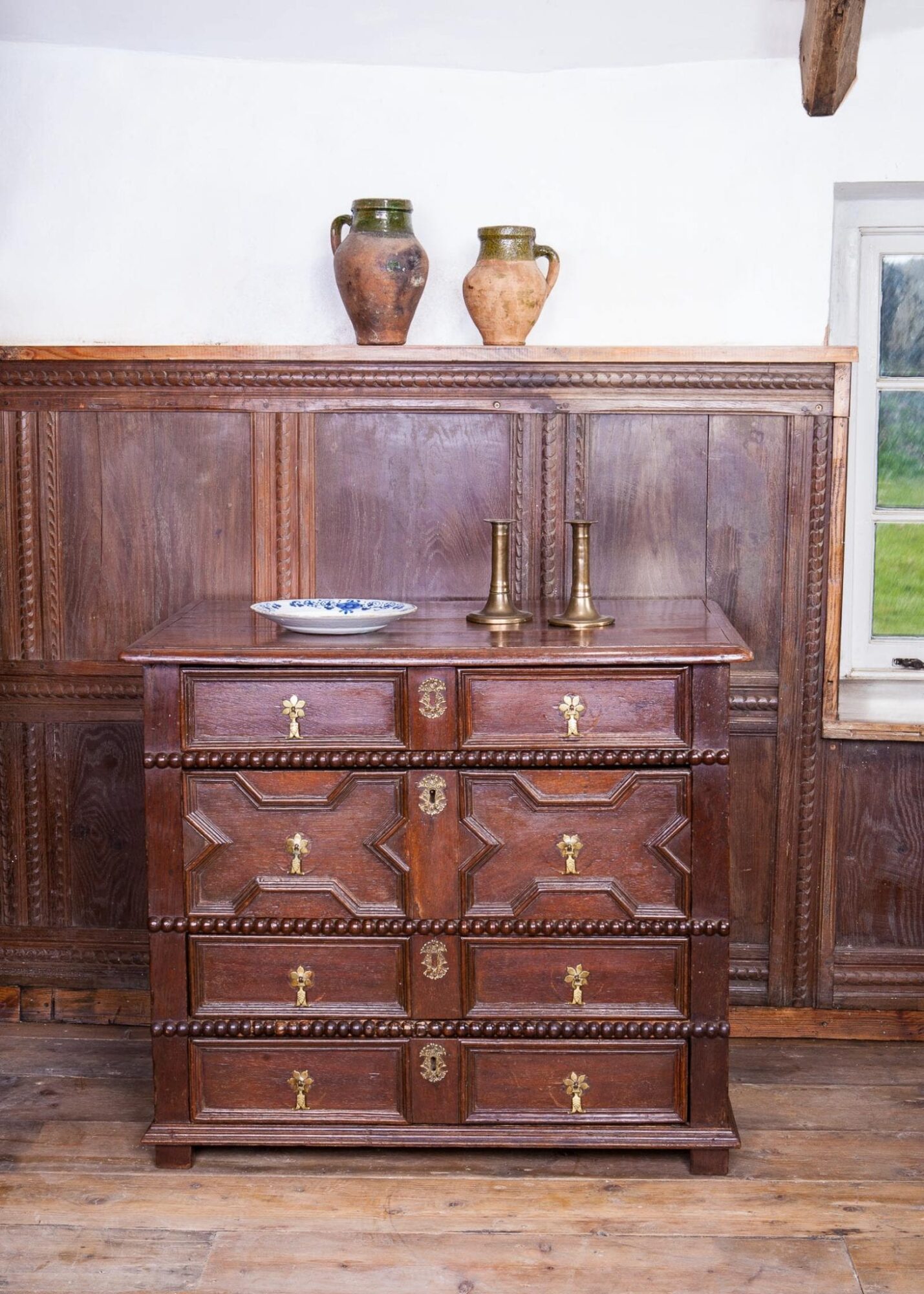 Small 17th century Joined oak chest of drawers