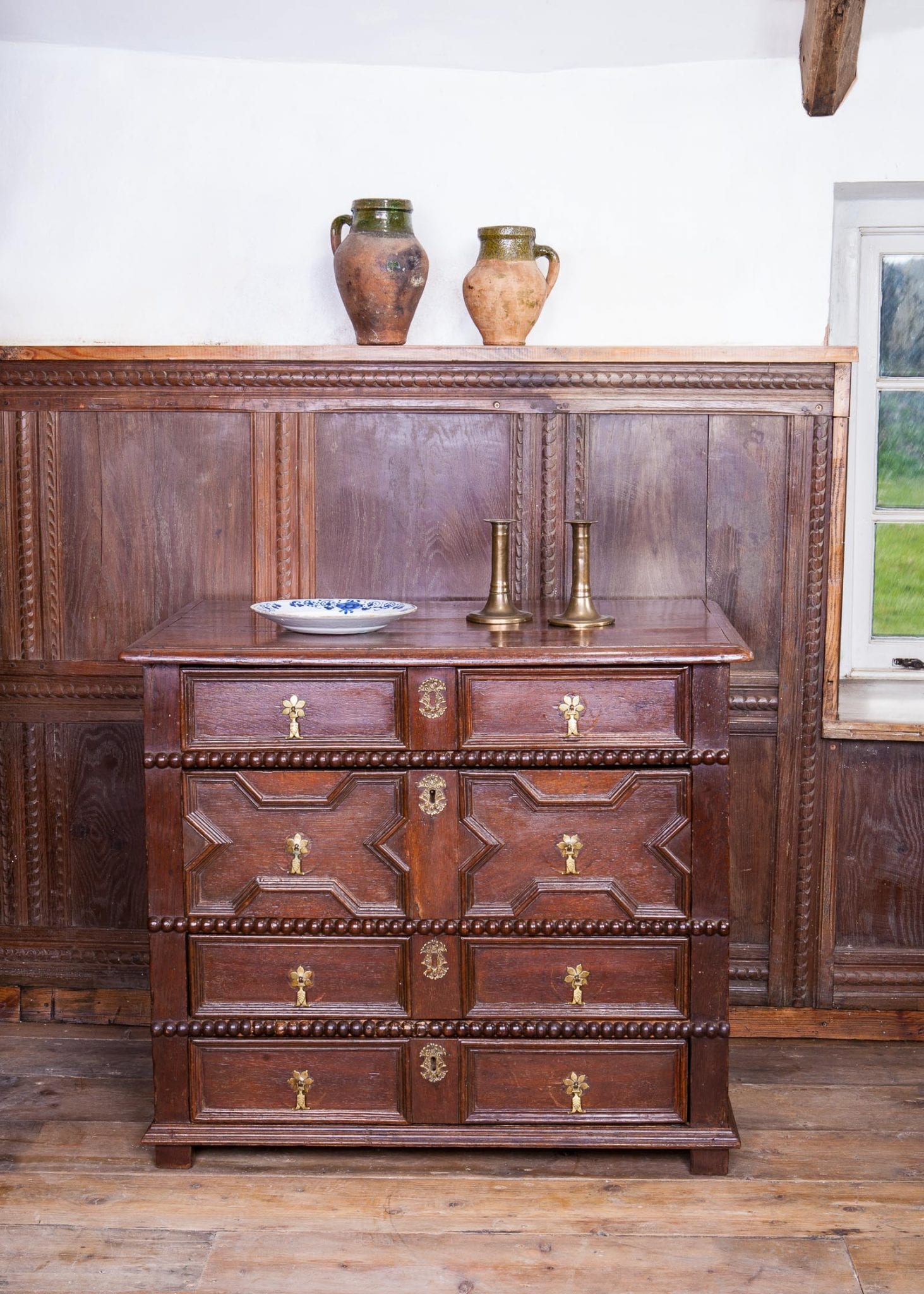 Small 17th century Joined oak chest of drawers