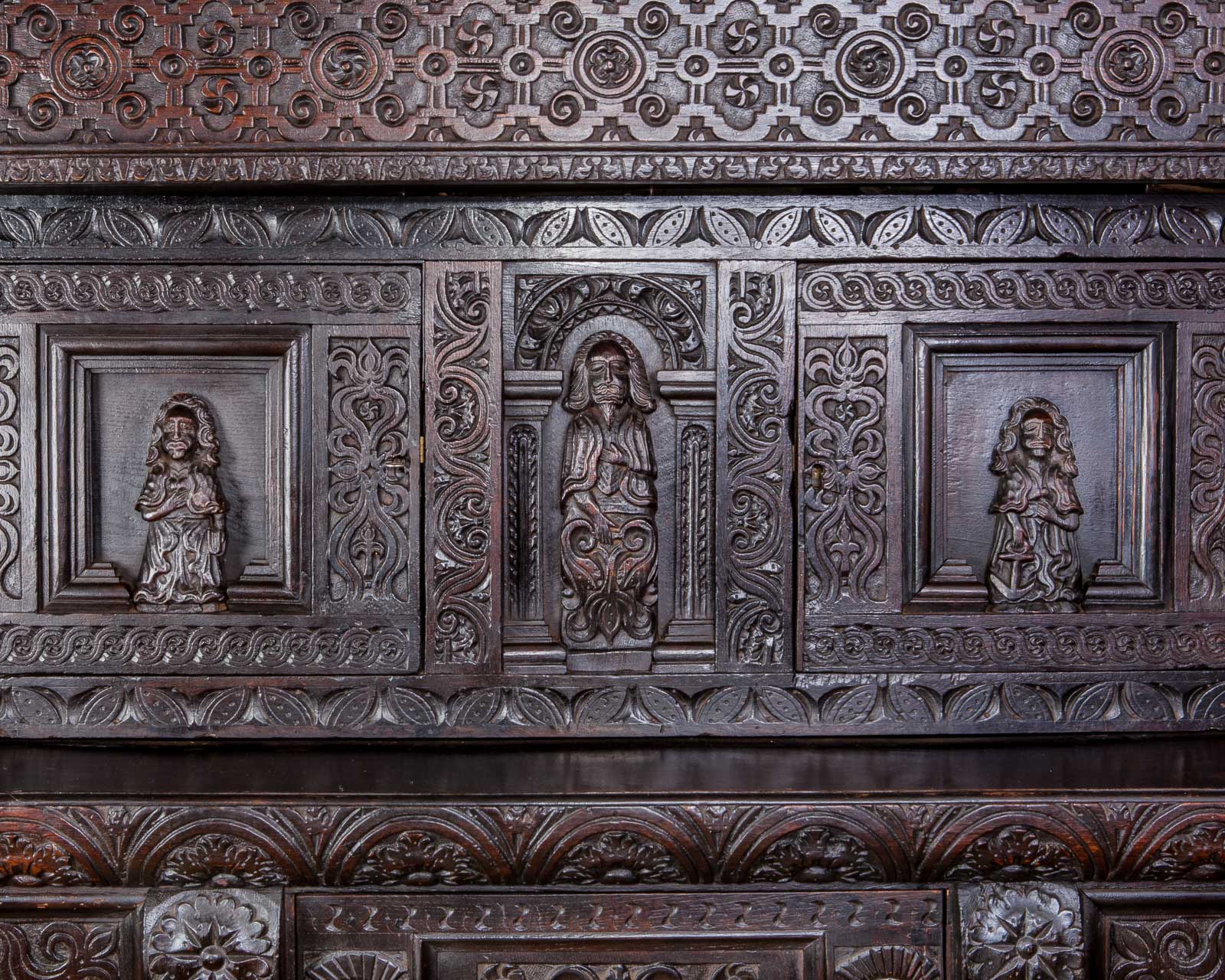 Elizabeth I Exeter joined oak buffet