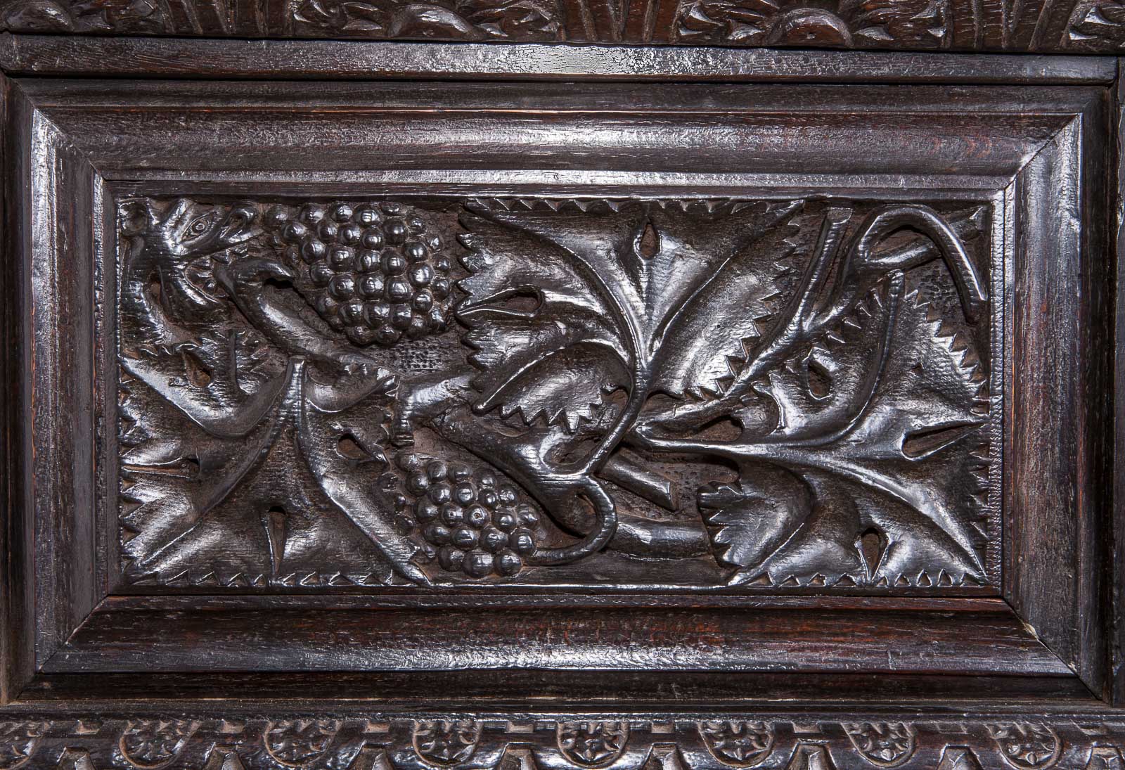 Elizabeth I Exeter joined oak buffet