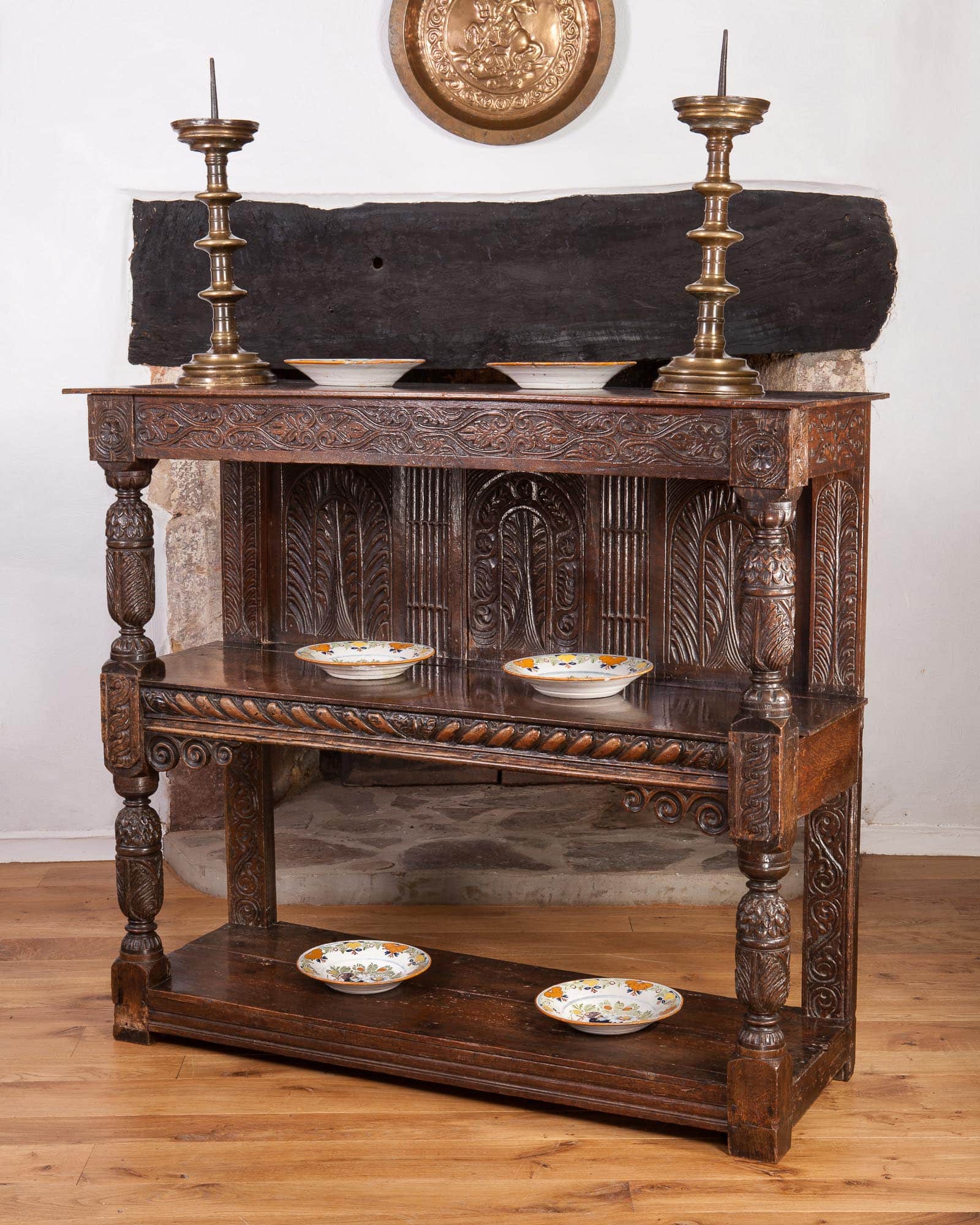Elizabeth I cup-board