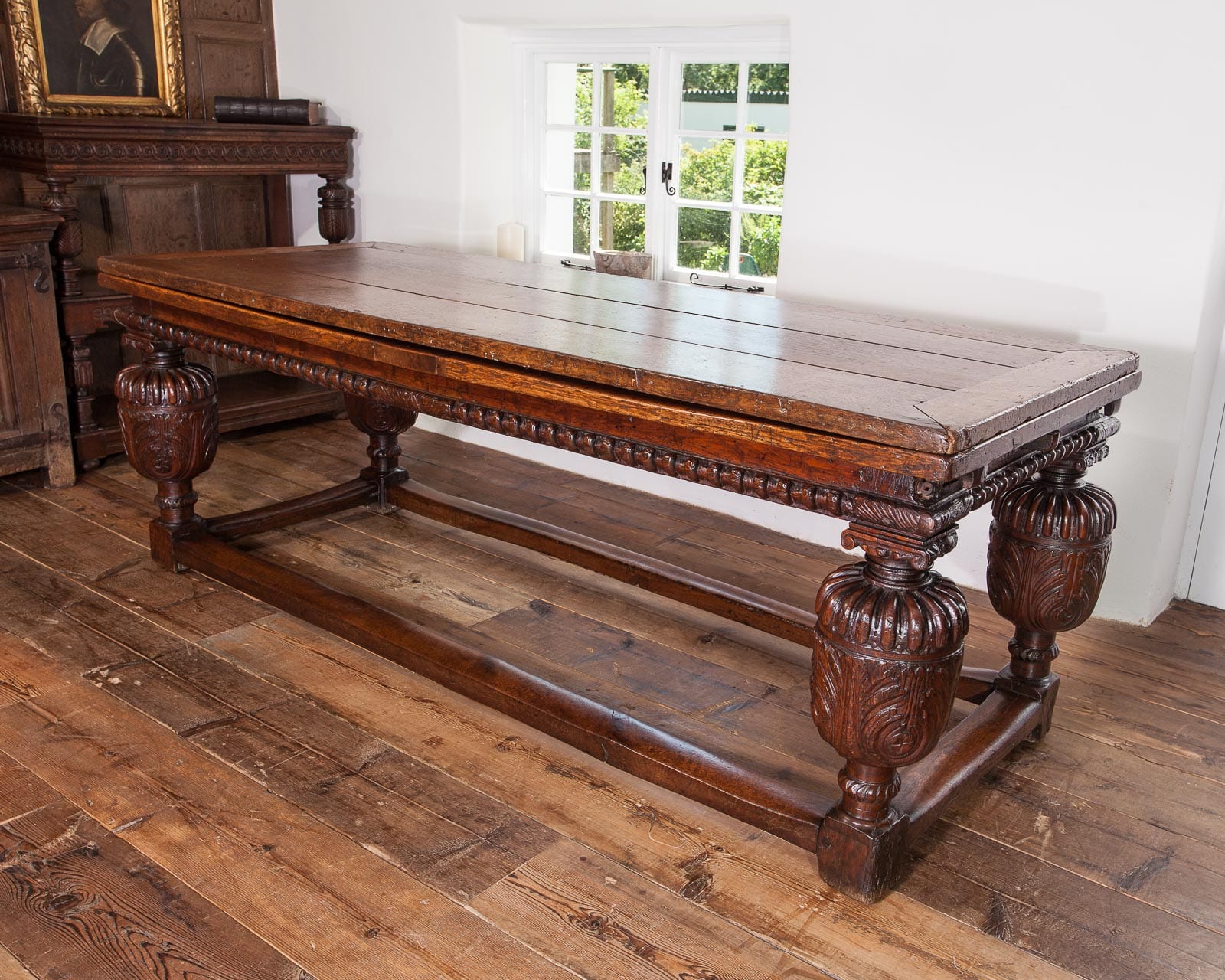 Elizabeth I draw leaf table