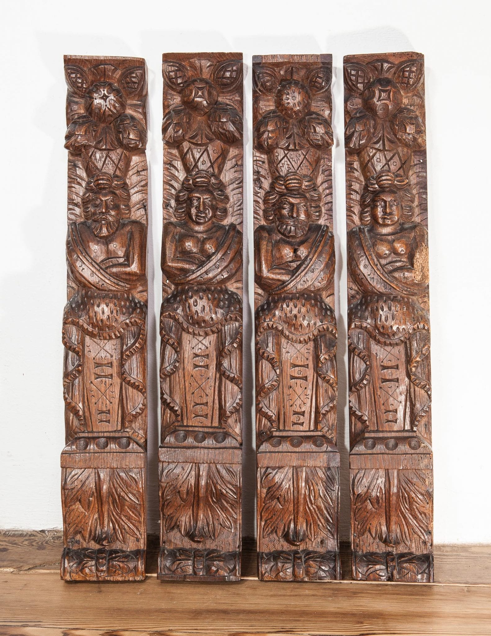 Elizabeth I oak carved figures