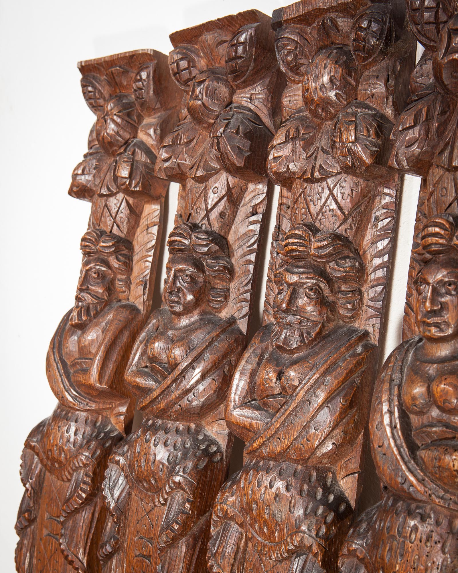 Elizabeth I oak carved figures