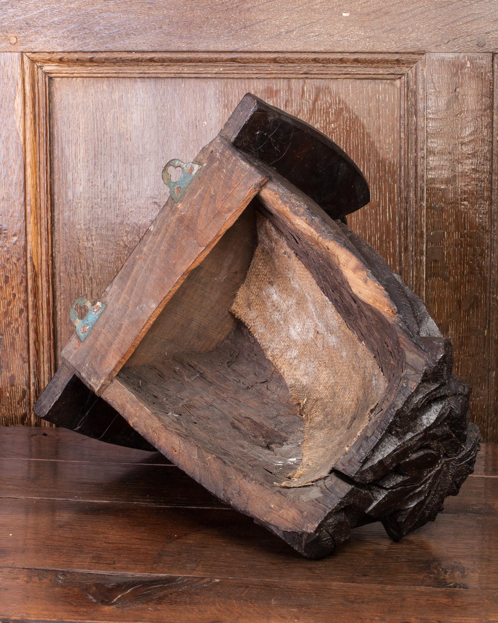 English 16th century Owl corbel
